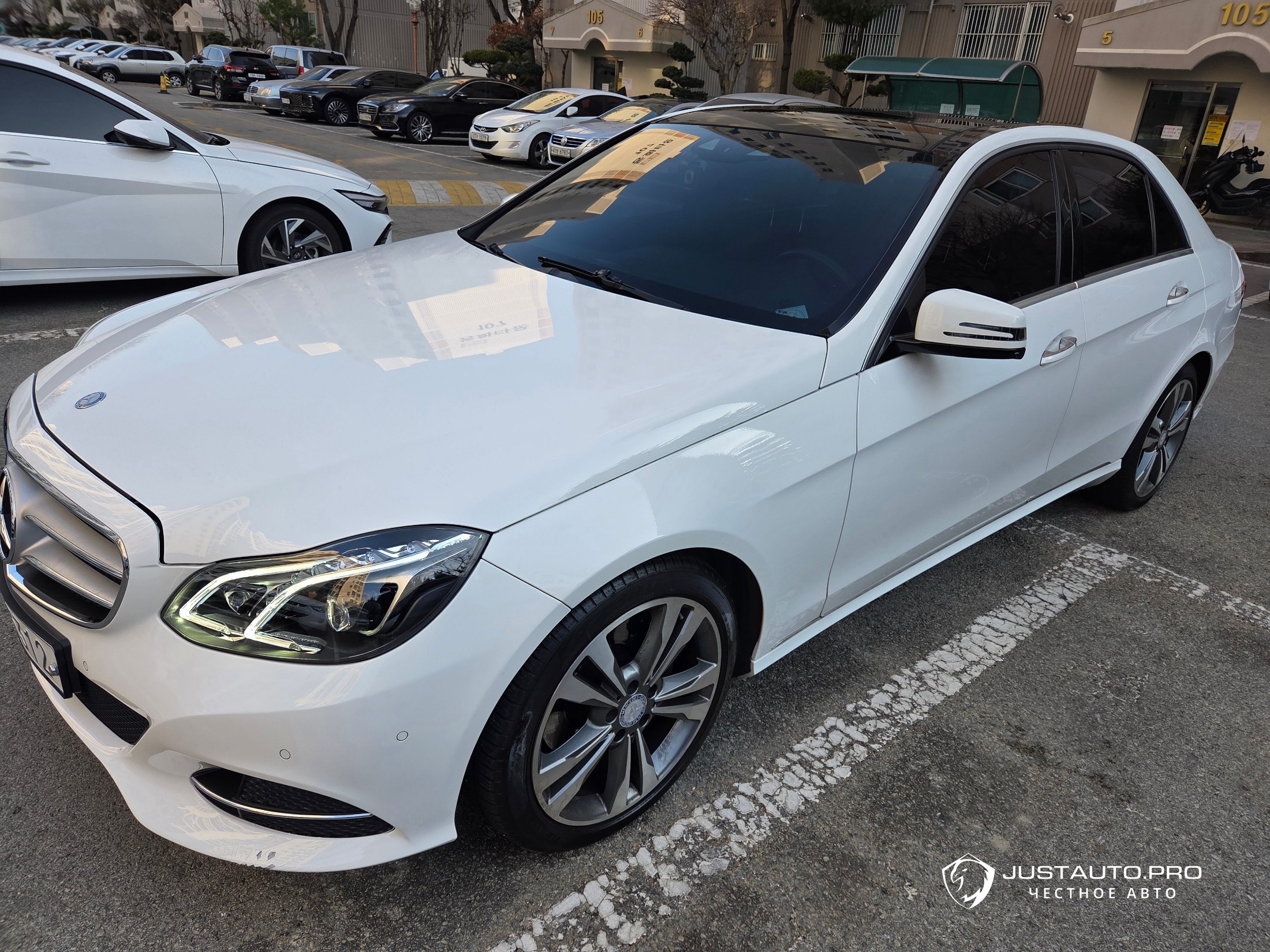 Автомобиль Mercedes-Benz E-Class