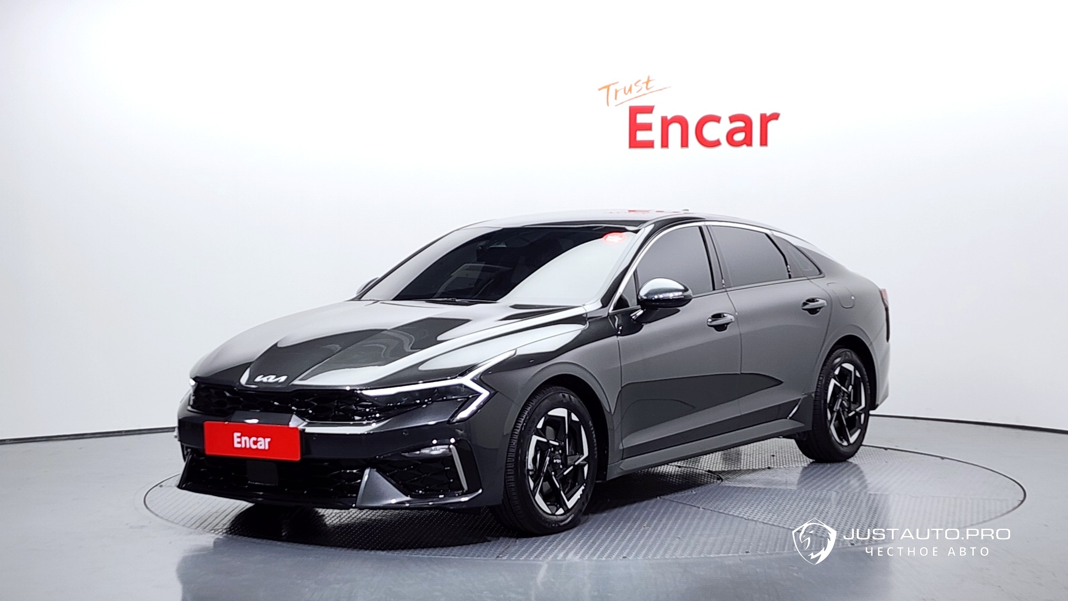 Автомобиль Kia K5