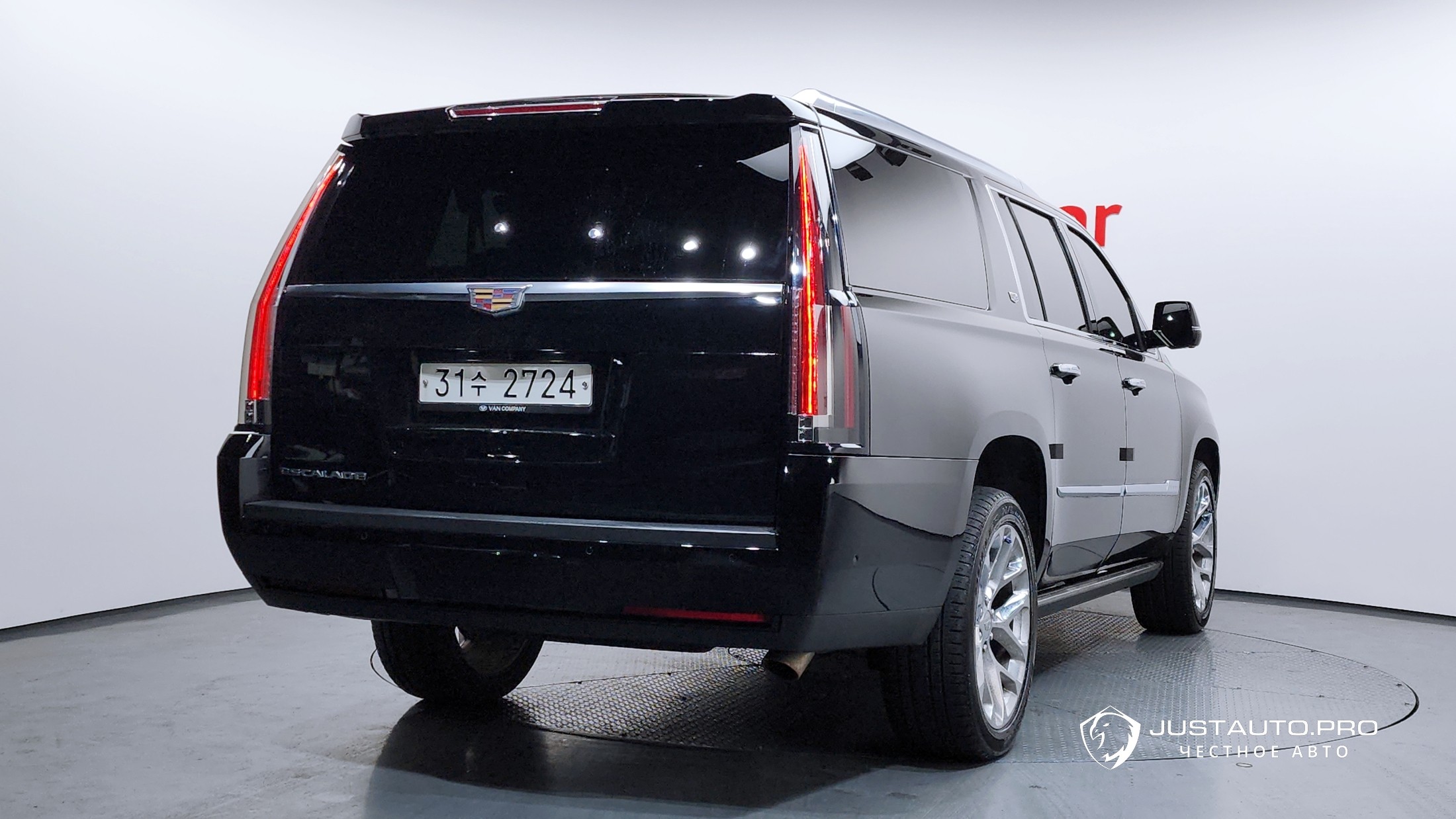 Автомобиль Cadillac Escalade