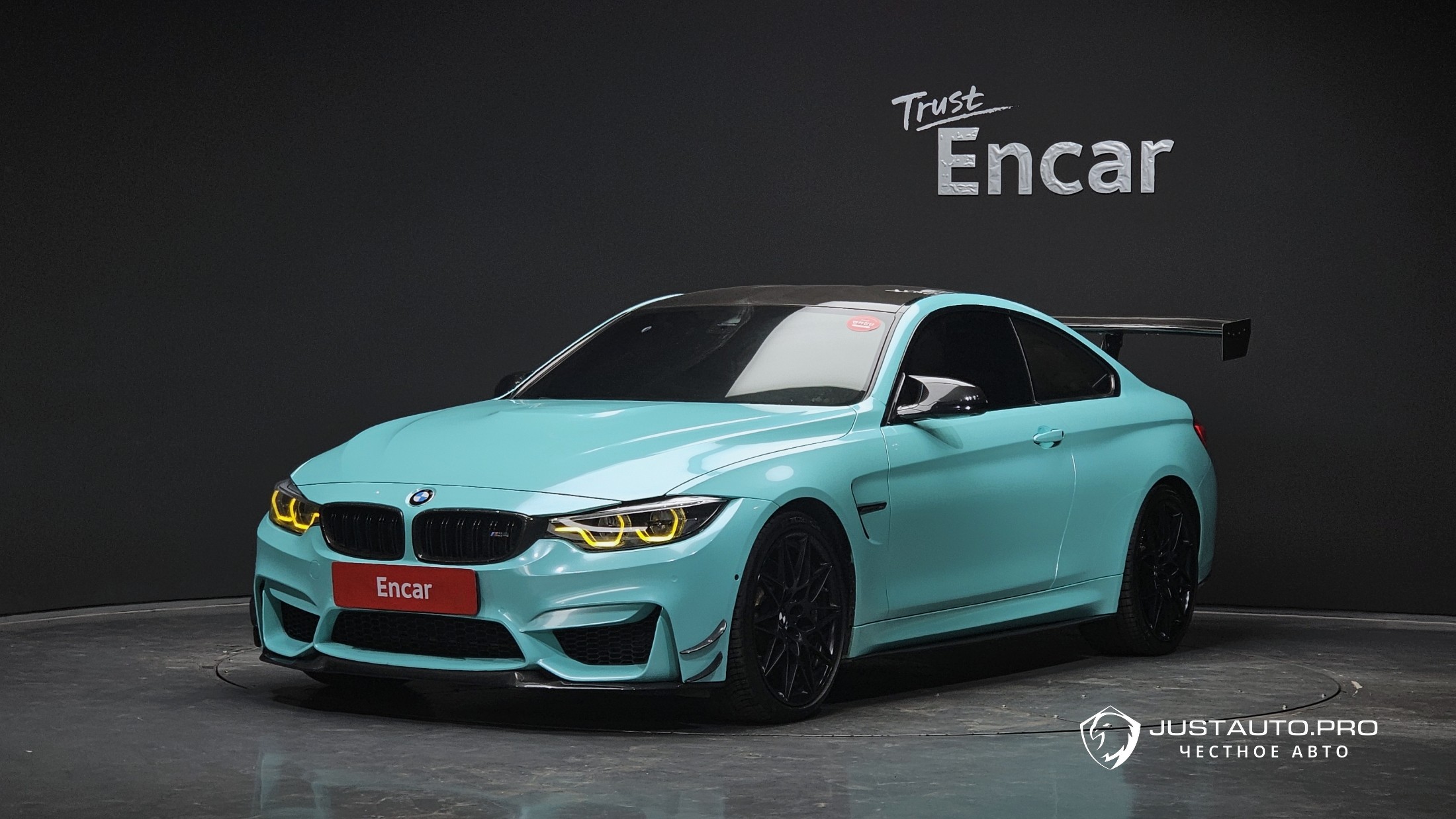 Автомобиль BMW M4