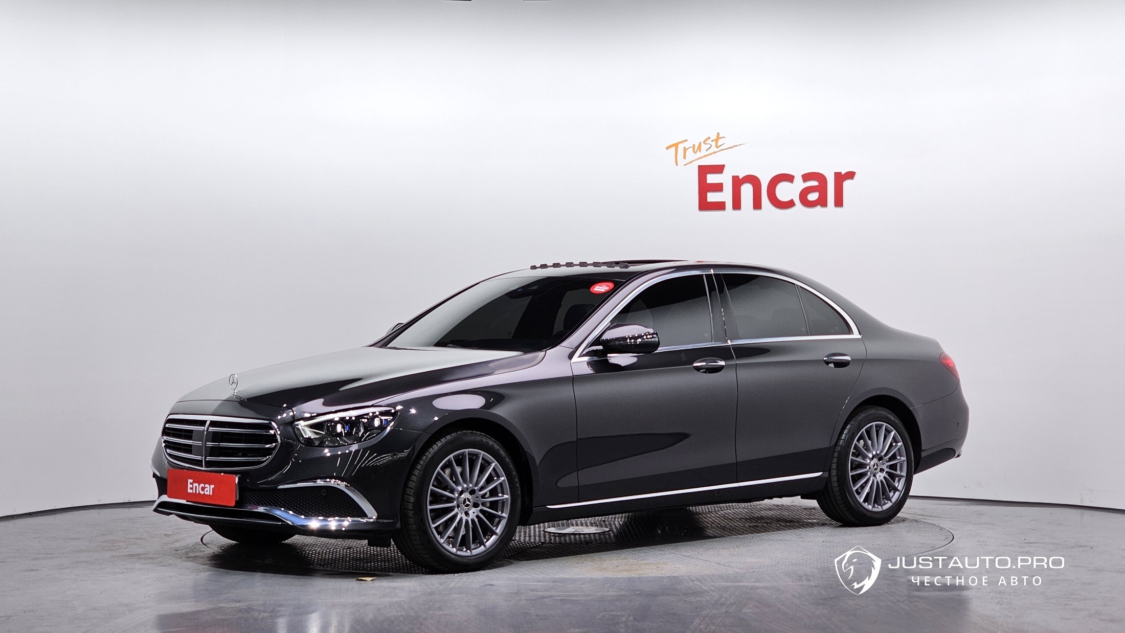 Автомобиль Mercedes-Benz E-Class