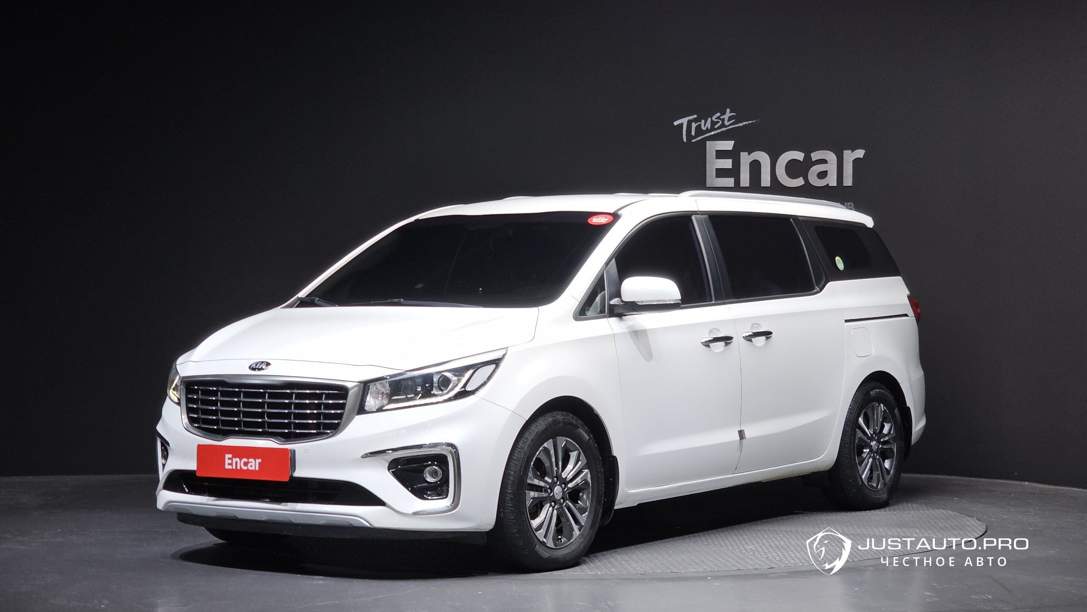 Автомобиль Kia Canival