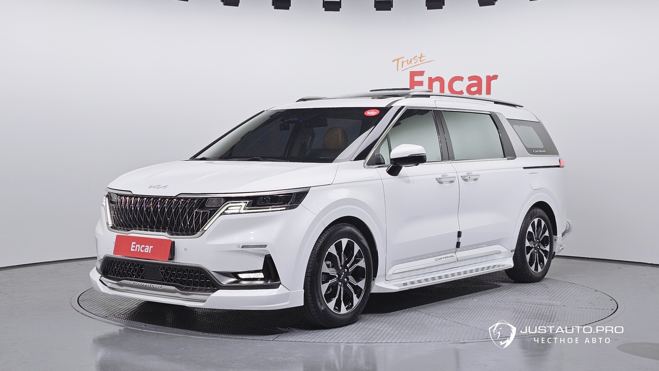 Автомобиль Kia Canival