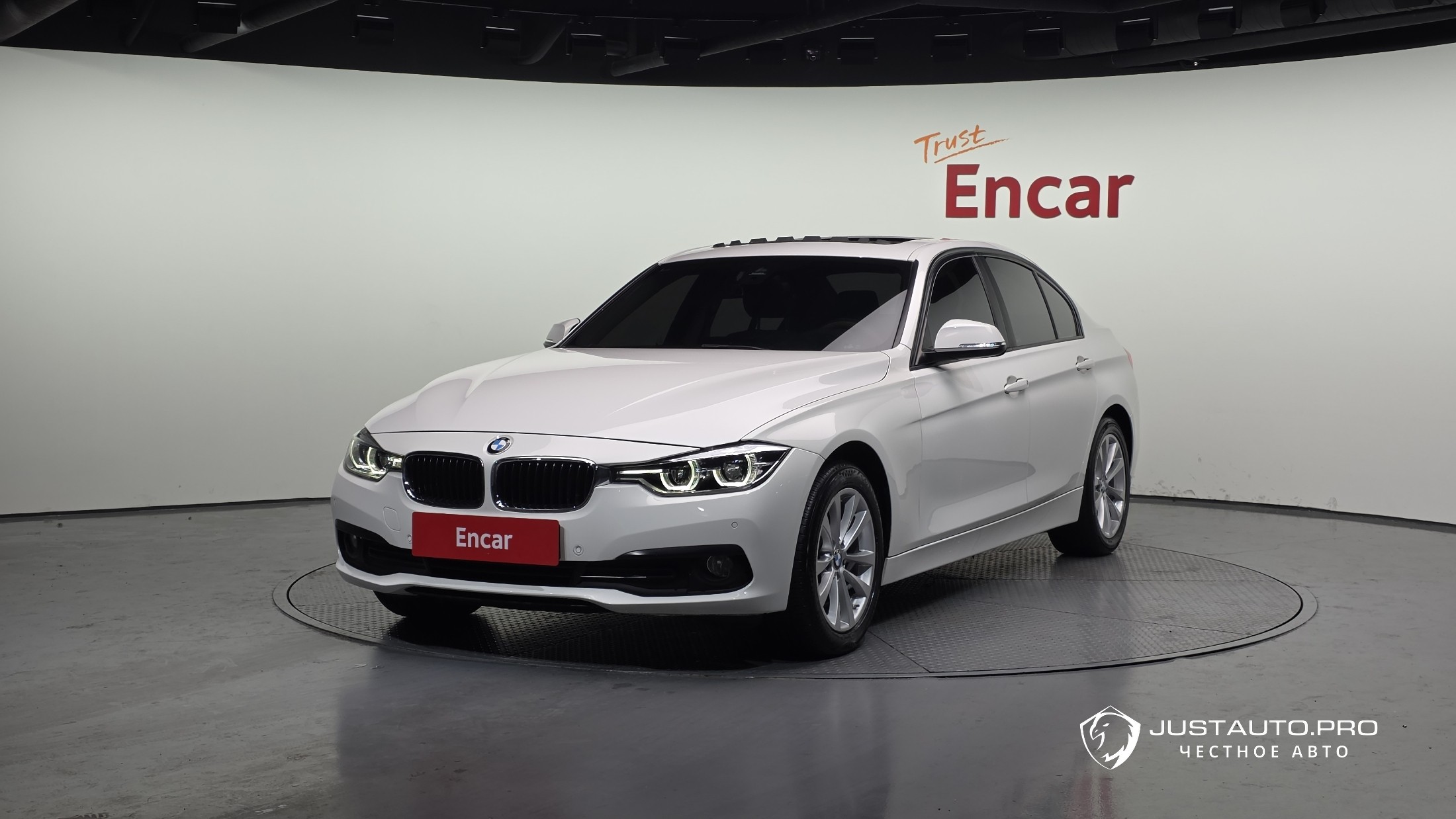 Автомобиль BMW 3-Series