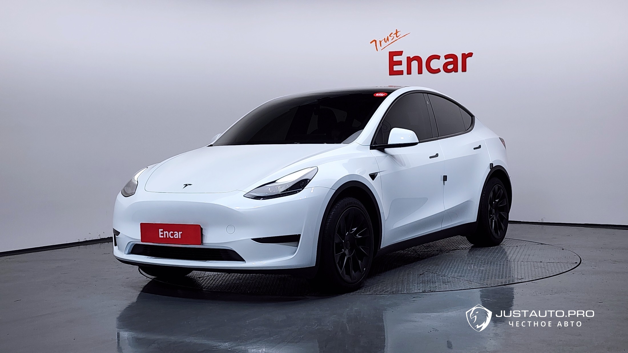 Автомобиль Tesla Model Y
