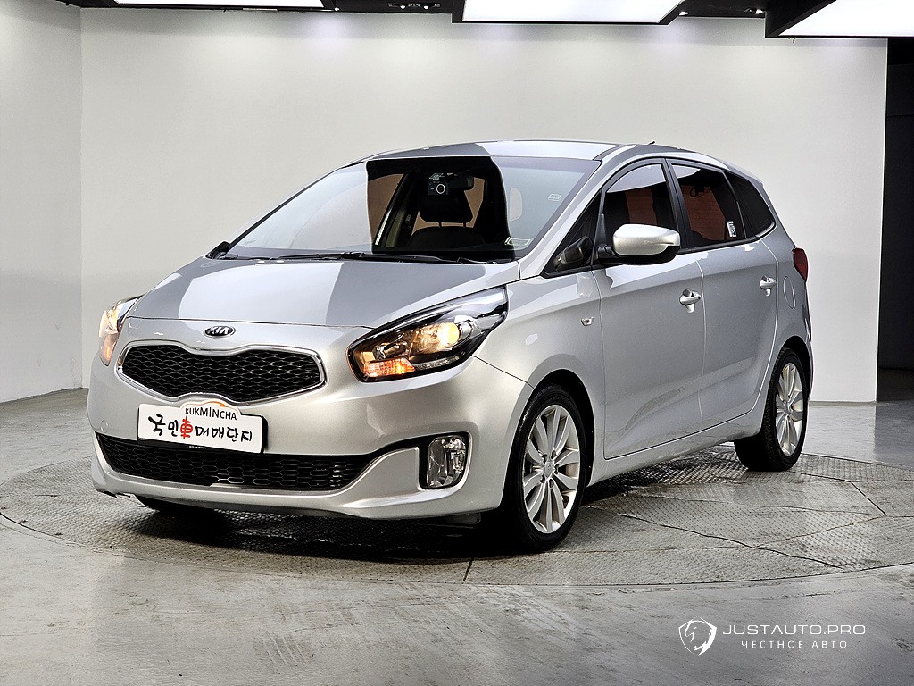 Автомобиль Kia Carens