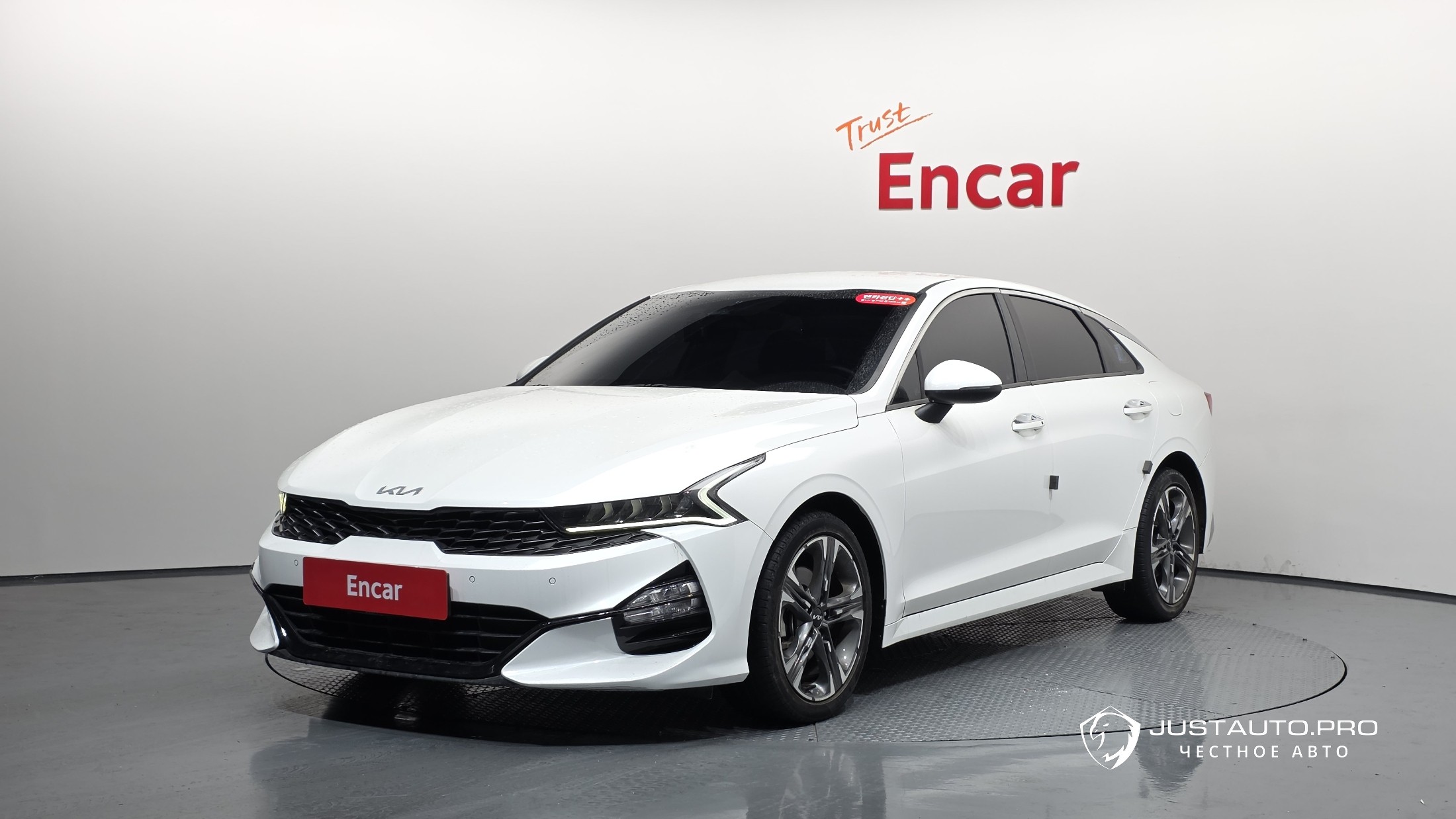 Автомобиль Kia K5