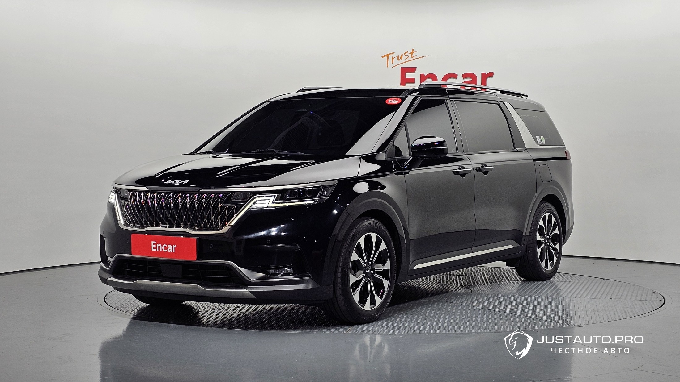 Автомобиль Kia Canival