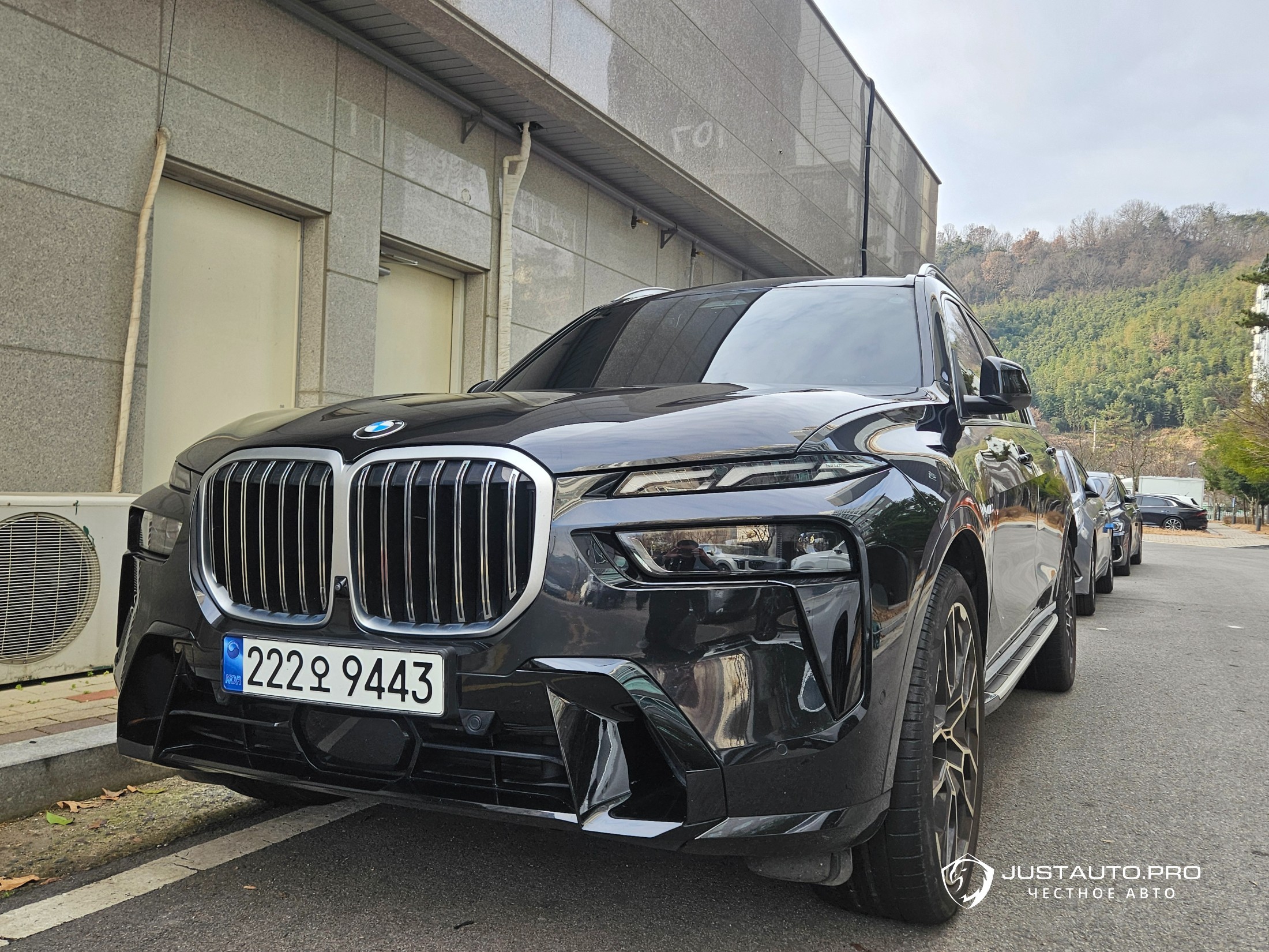 Автомобиль BMW X7