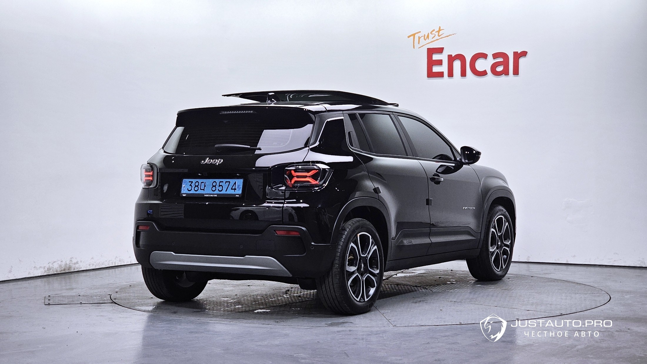 Автомобиль Jeep Avenger
