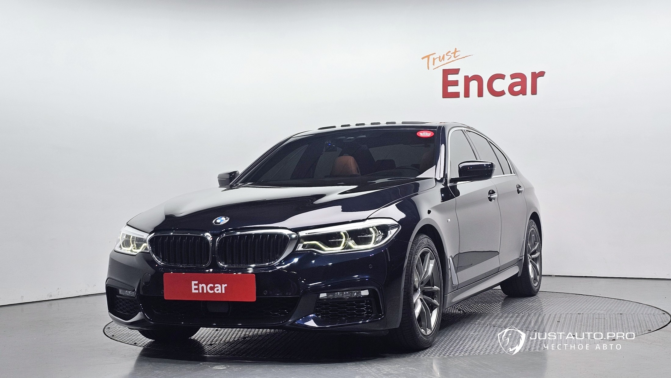 Автомобиль BMW 5-Series