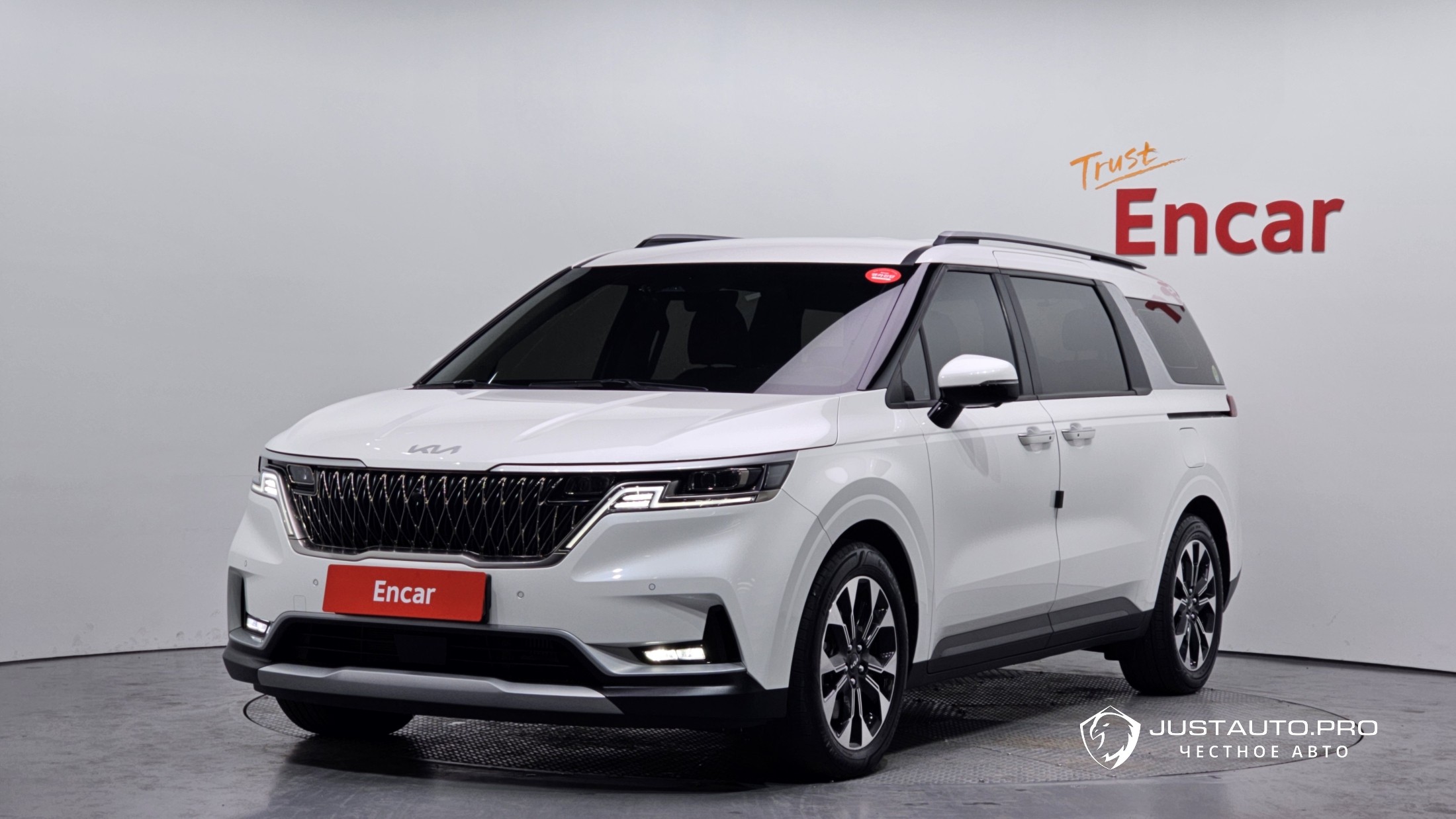 Автомобиль Kia Canival