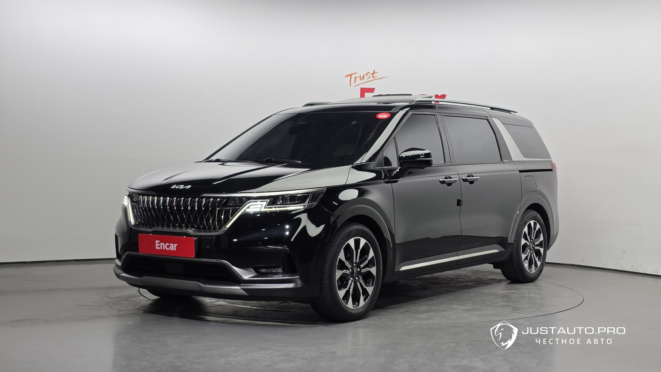 Автомобиль Kia Canival