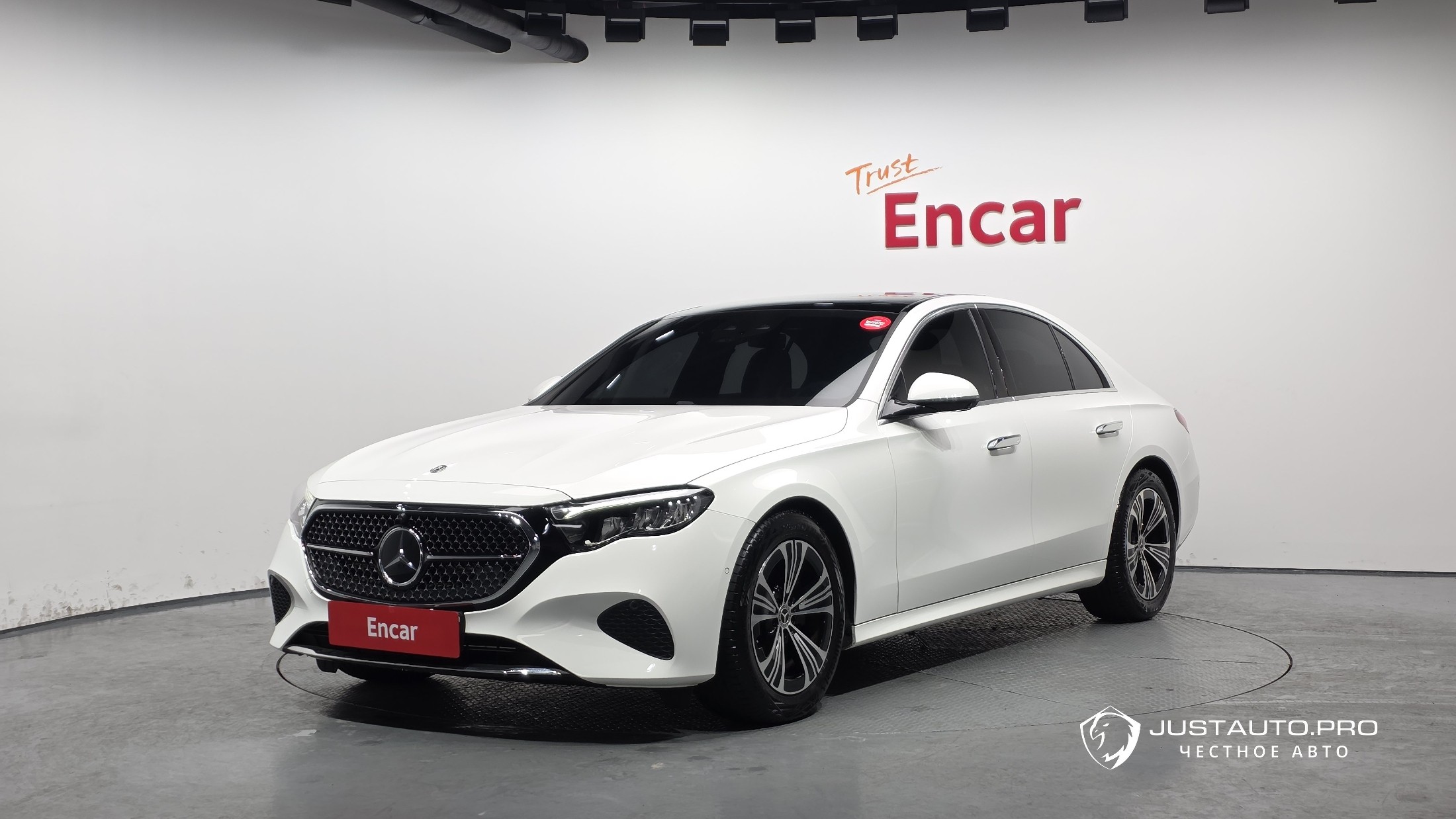 Автомобиль Mercedes-Benz E-Class