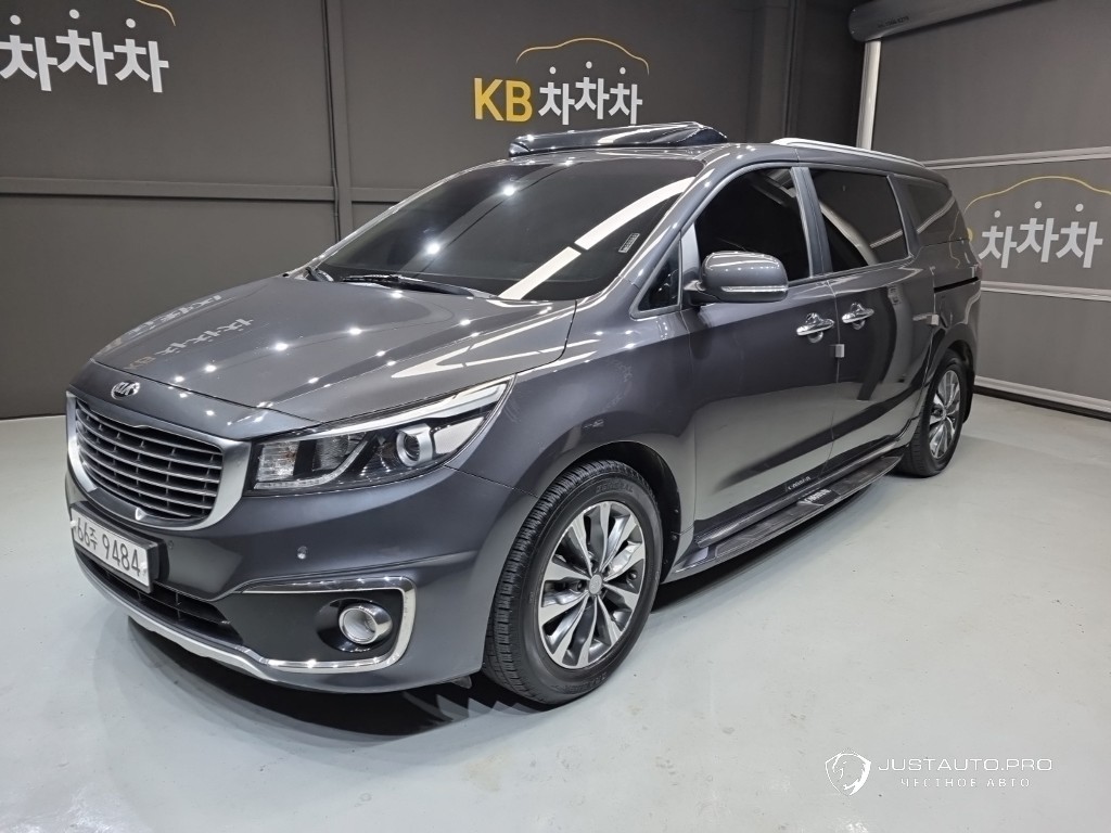 Автомобиль Kia Canival