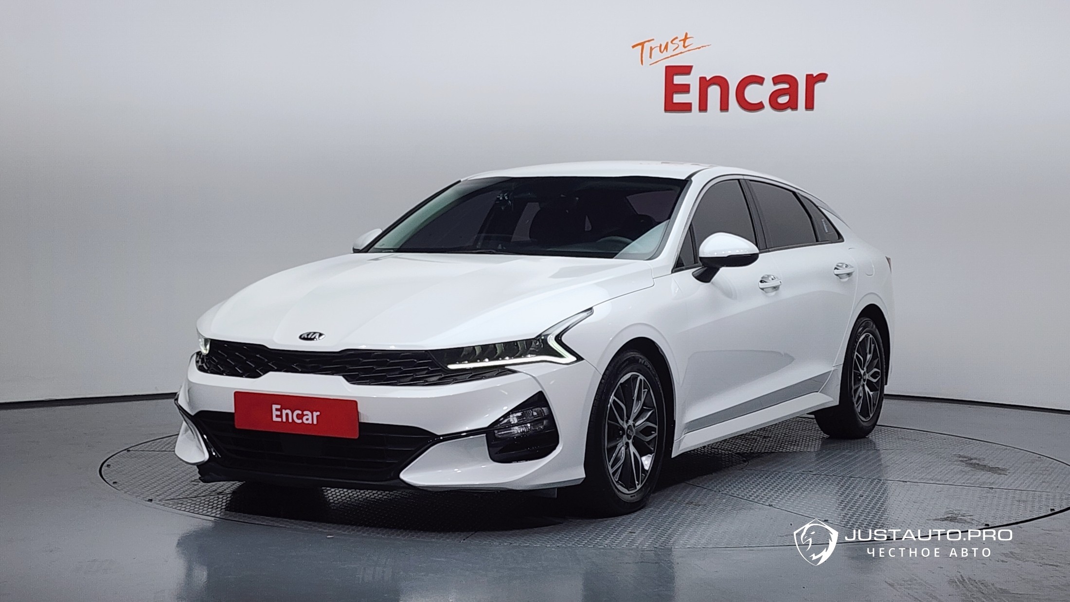 Автомобиль Kia K5