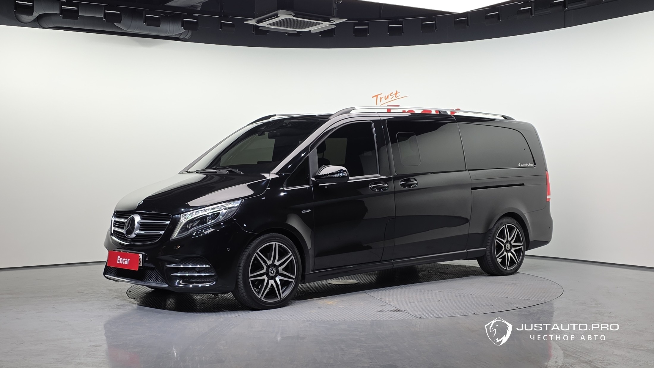 Автомобиль Mercedes-Benz V-Class