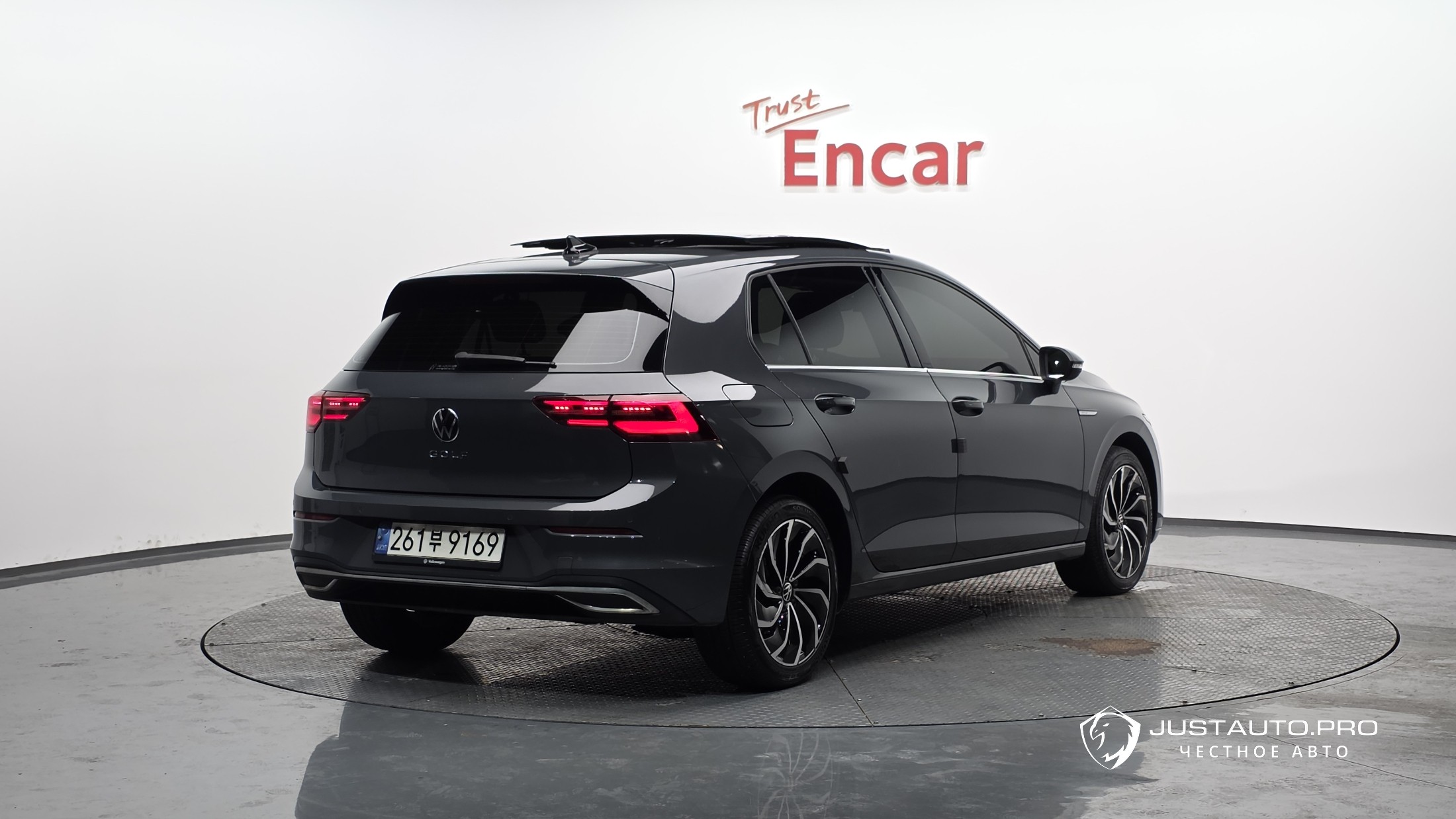 Автомобиль Volkswagen Golf