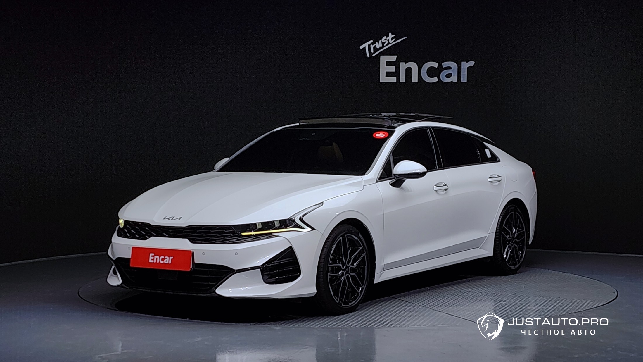 Автомобиль Kia K5