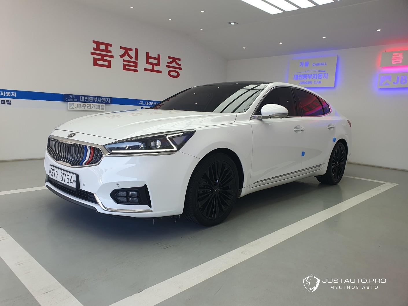 Автомобиль Kia K7