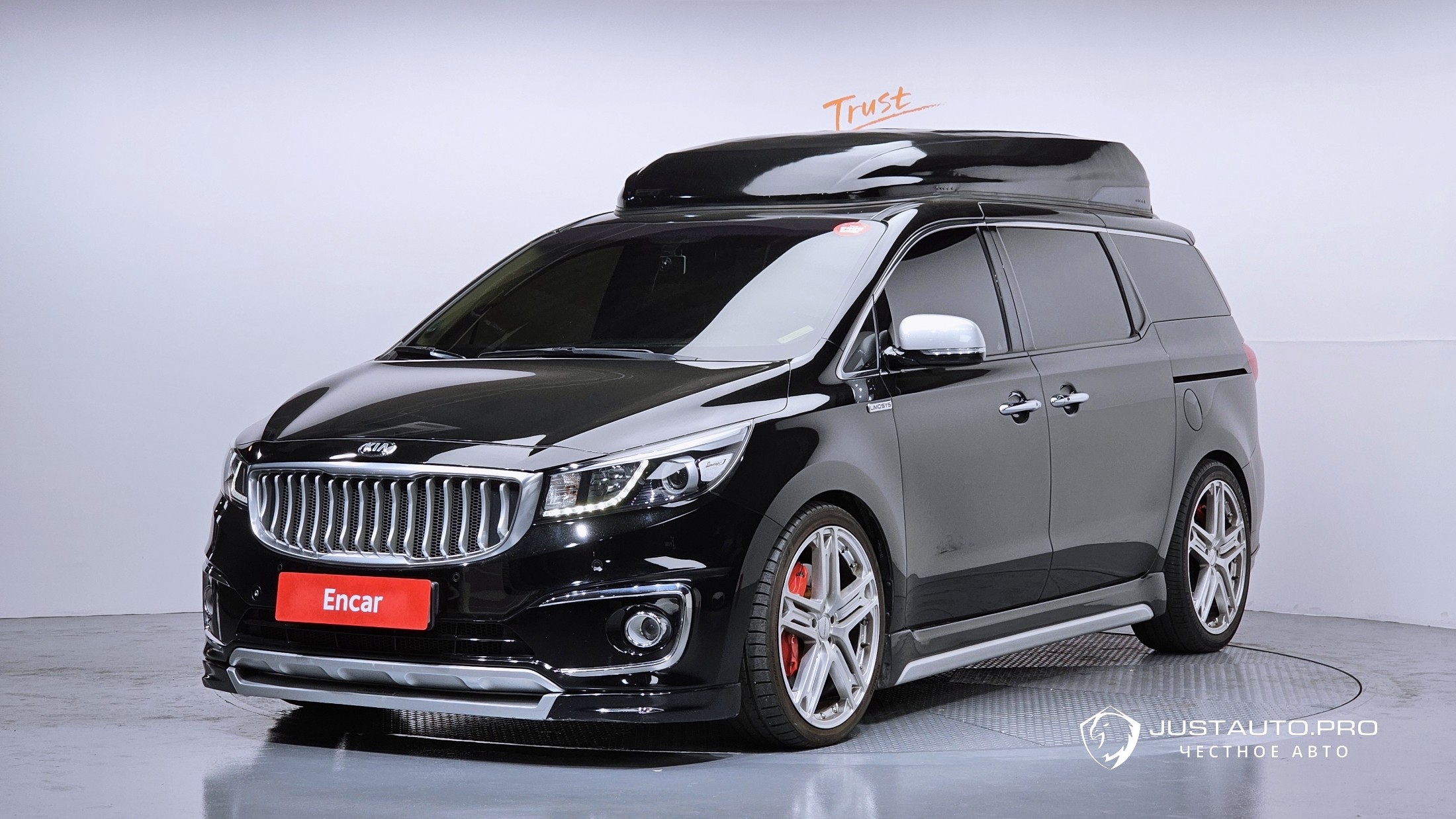 Автомобиль Kia Canival