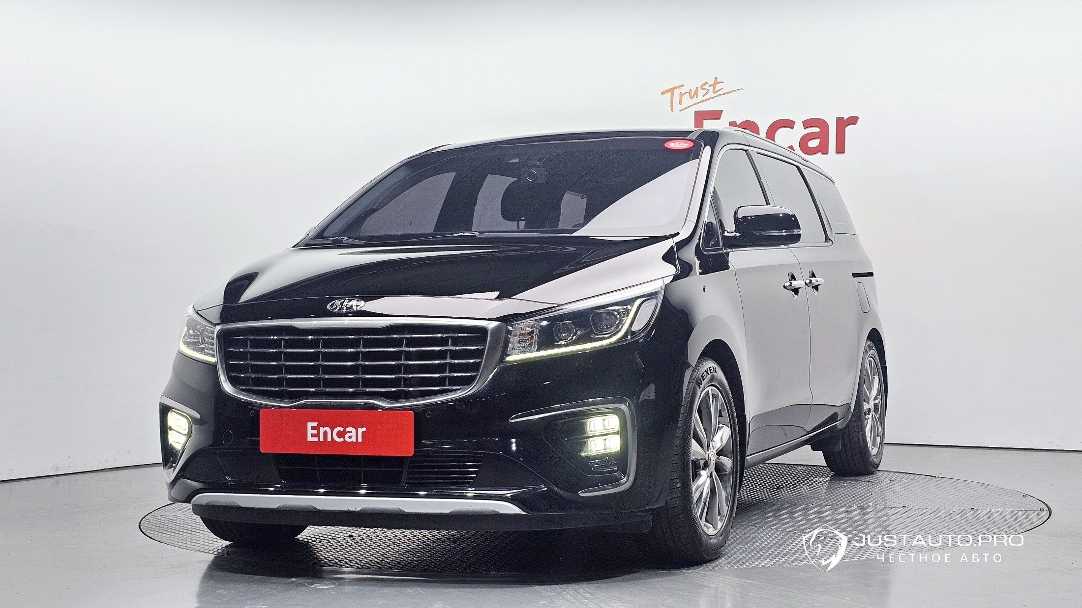 Автомобиль Kia Canival