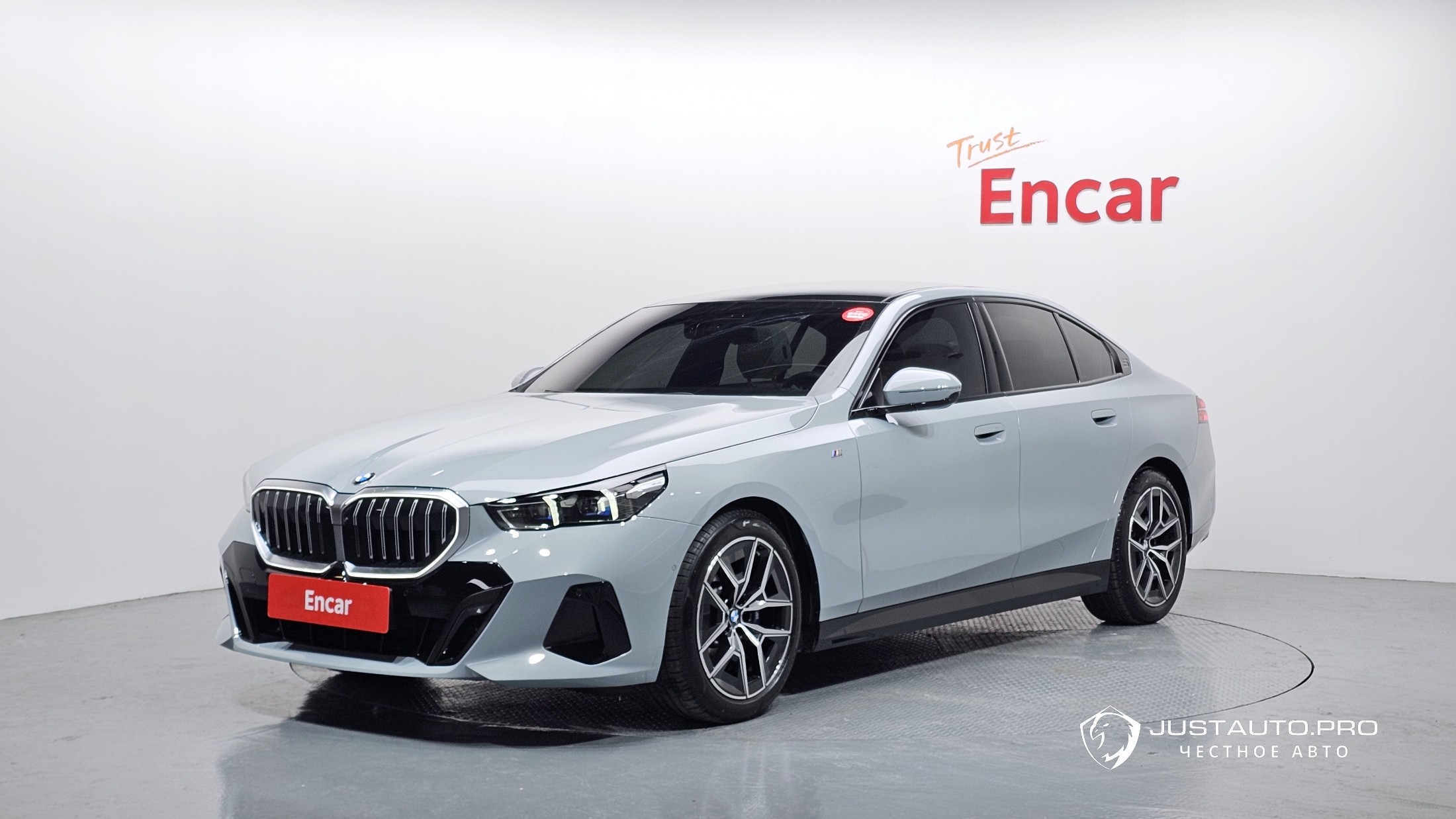 Автомобиль BMW 5-Series