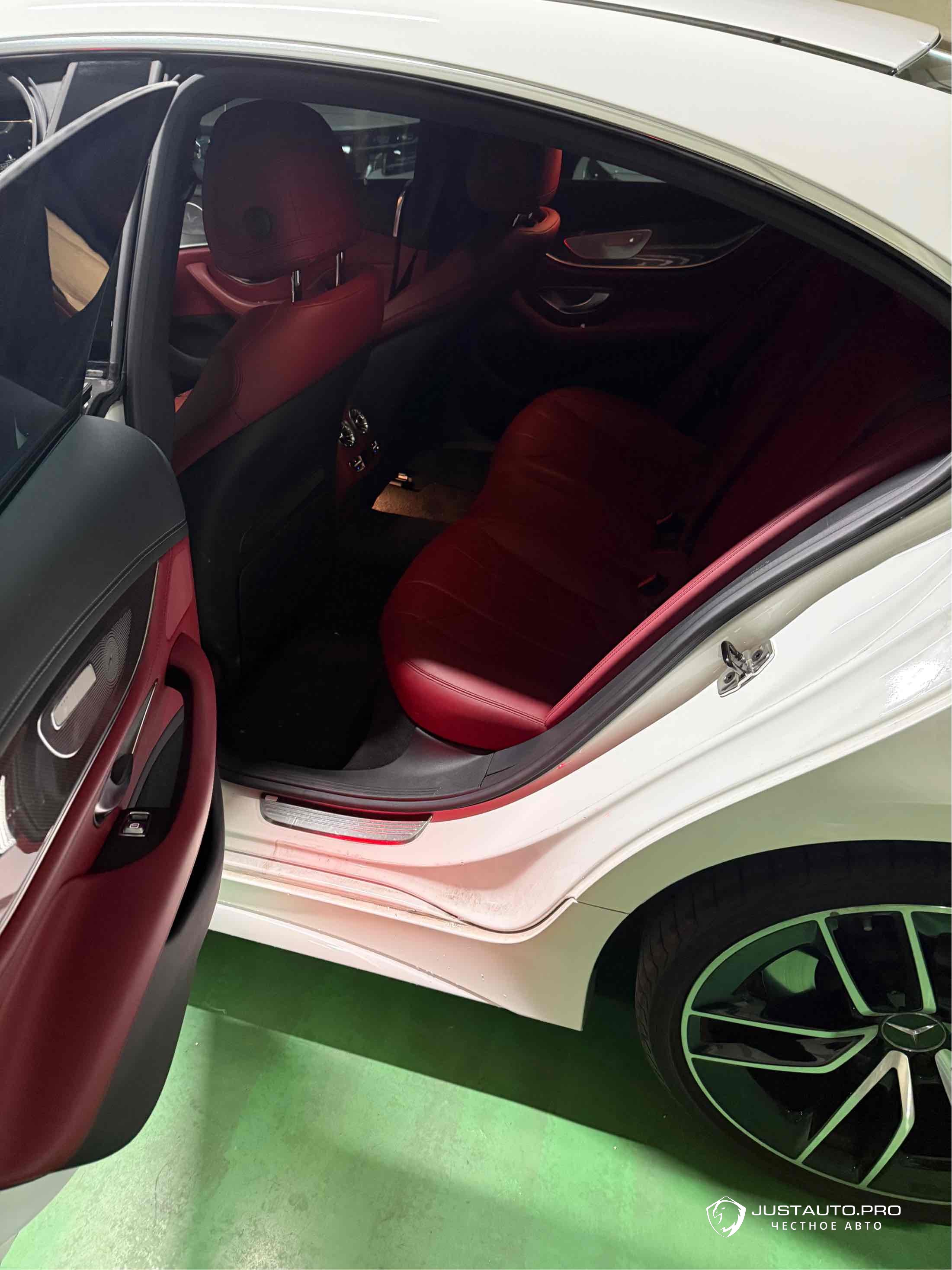 Автомобиль Mercedes-Benz CLS-Class