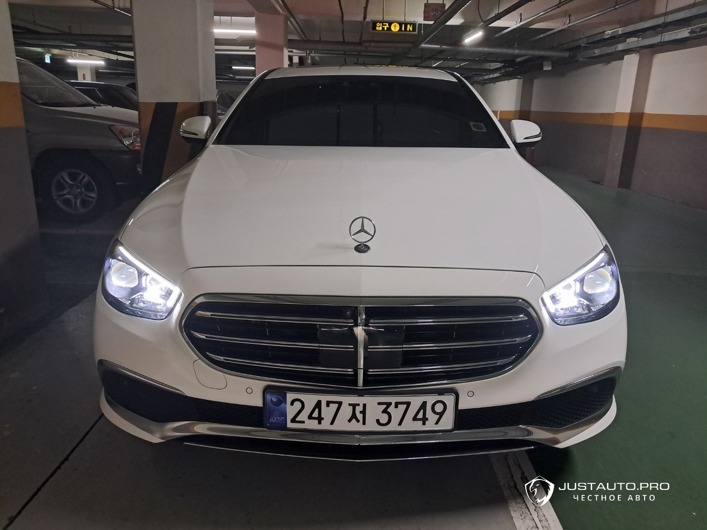 Автомобиль Mercedes-Benz E-Class