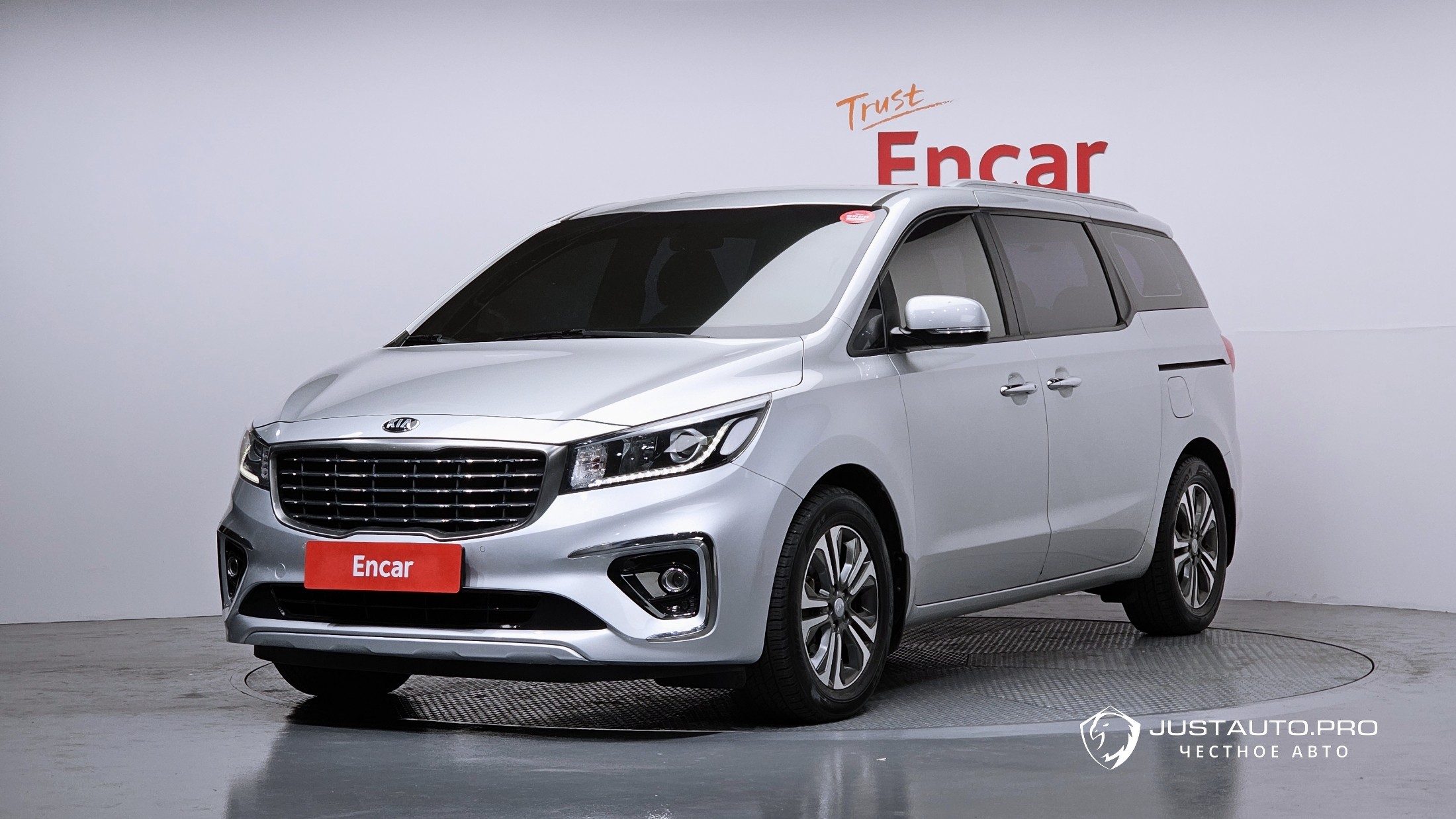 Автомобиль Kia Canival