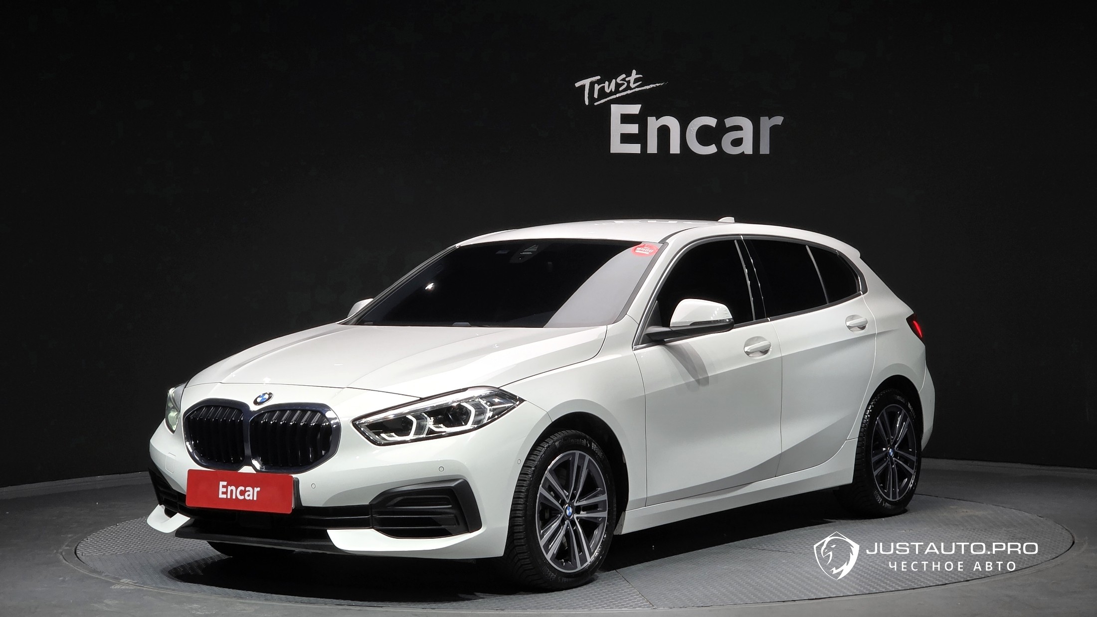 Автомобиль BMW 1-Series