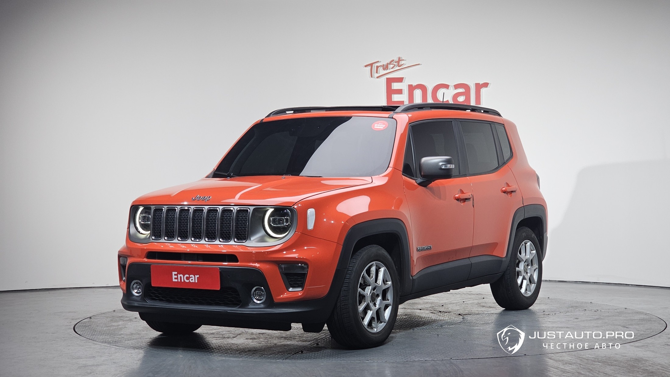 Автомобиль Jeep Renegade