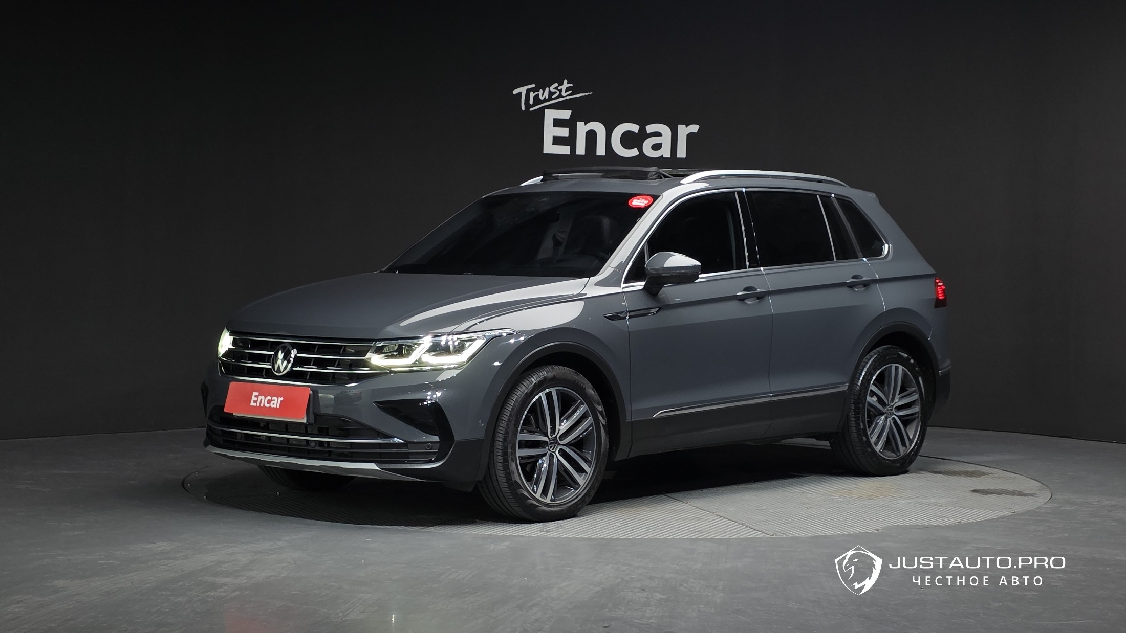 Автомобиль Volkswagen Tiguan