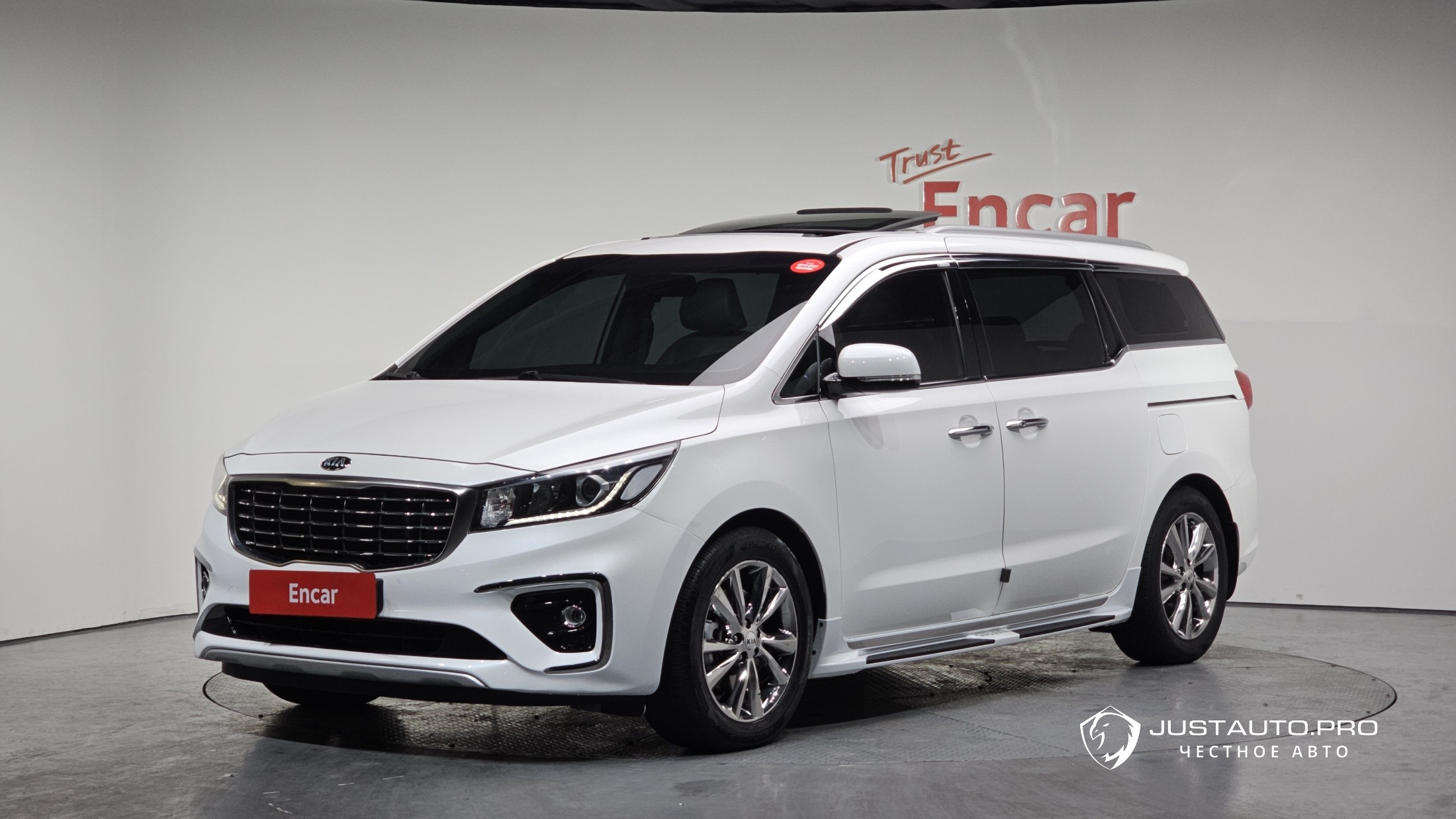 Автомобиль Kia Canival