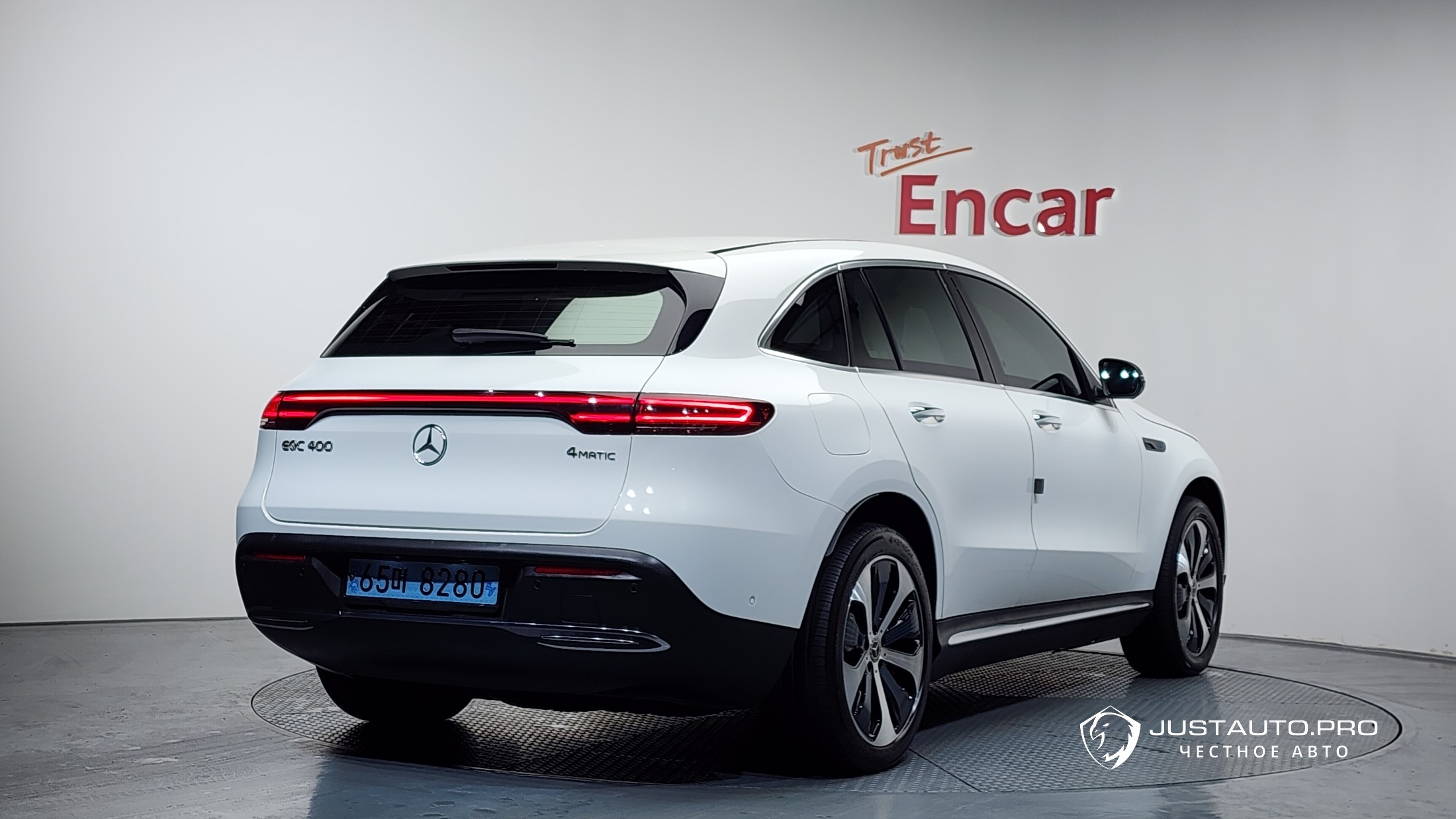 Автомобиль Mercedes-Benz EQC