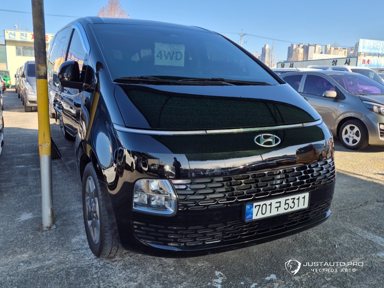 Автомобиль Hyundai Staria