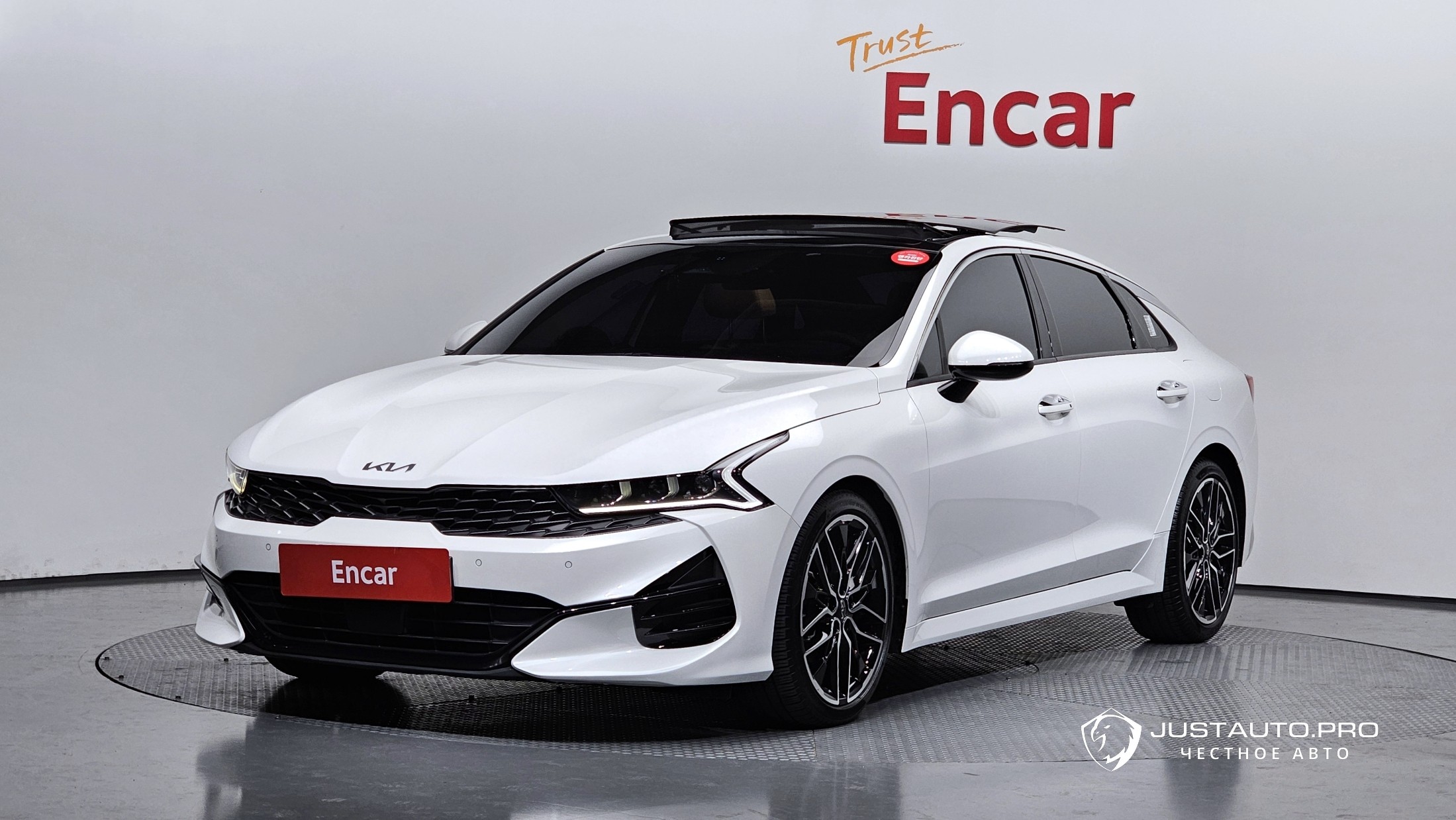 Автомобиль Kia K5