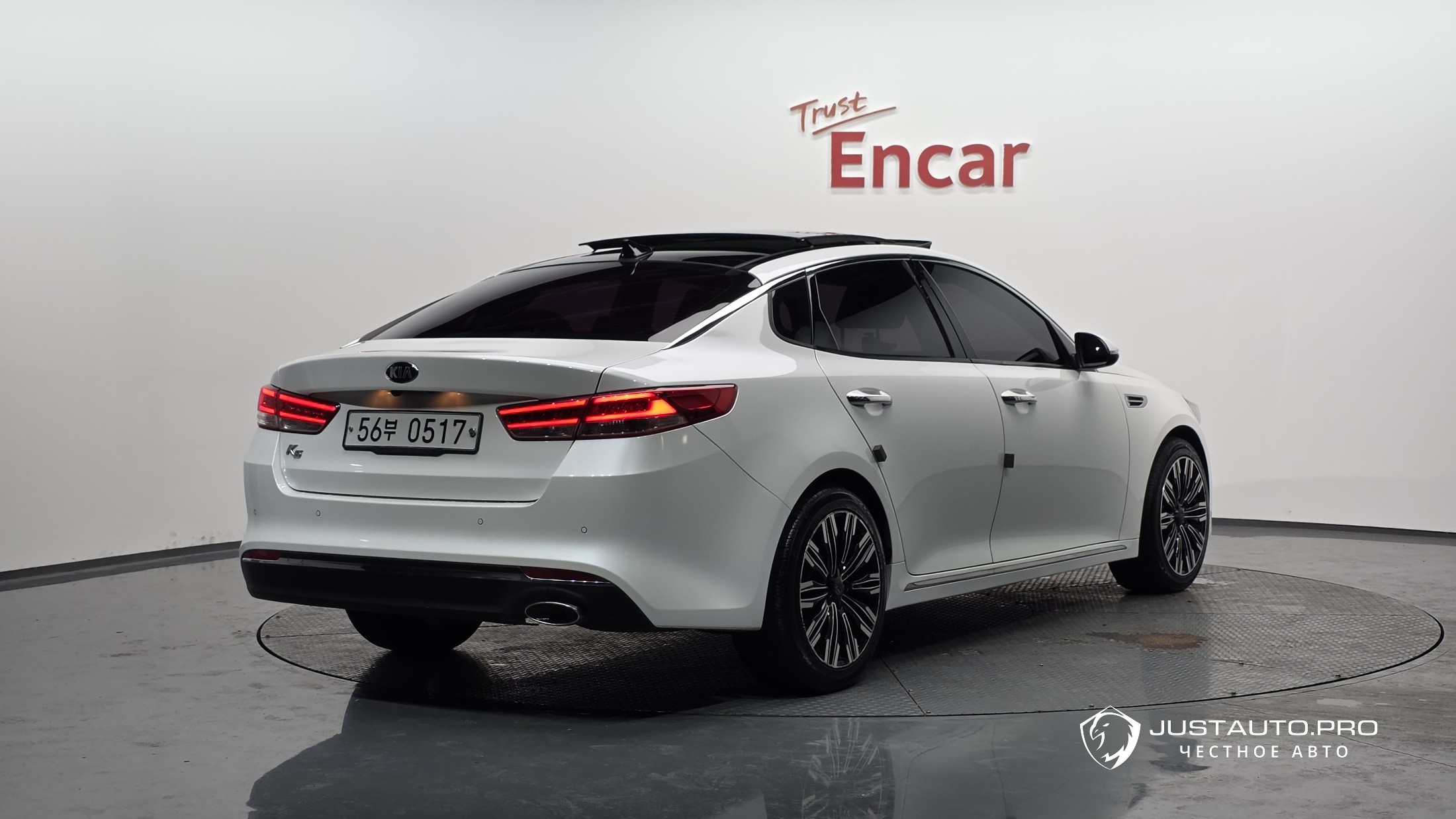 Автомобиль Kia K5