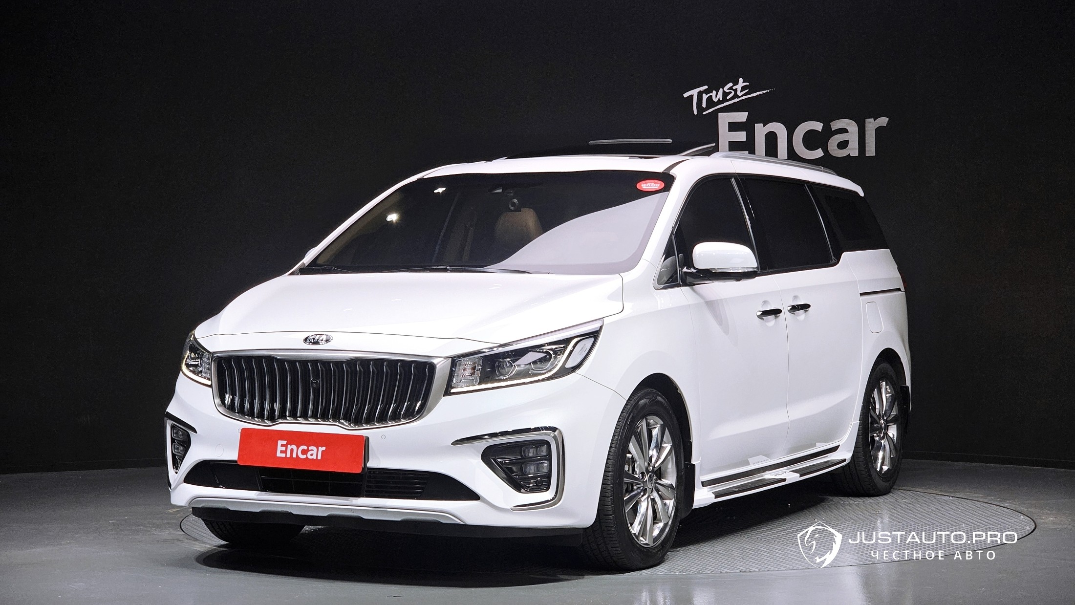 Автомобиль Kia Canival
