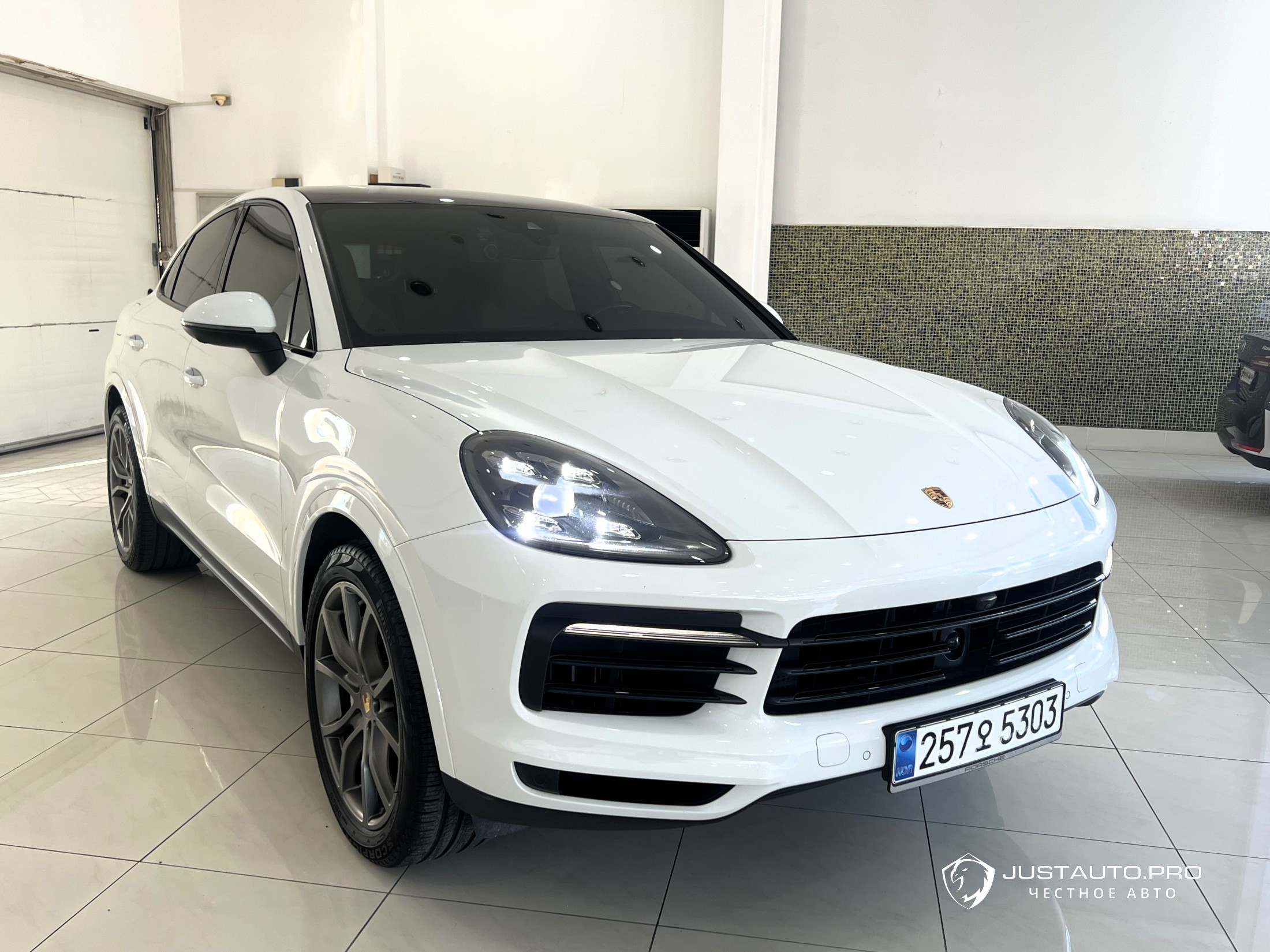 Автомобиль Porsche Cayenne