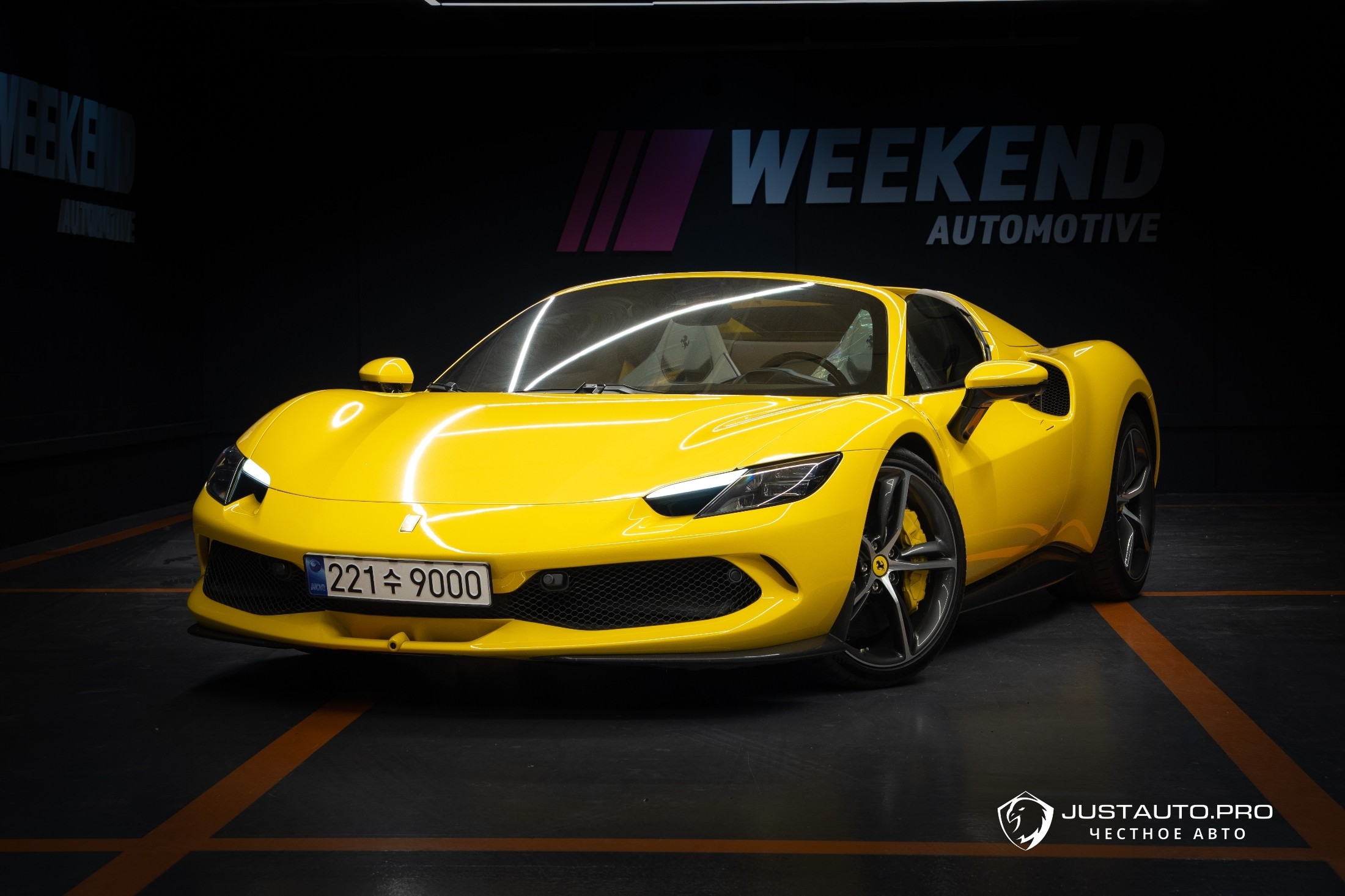 Автомобиль Ferrari 296