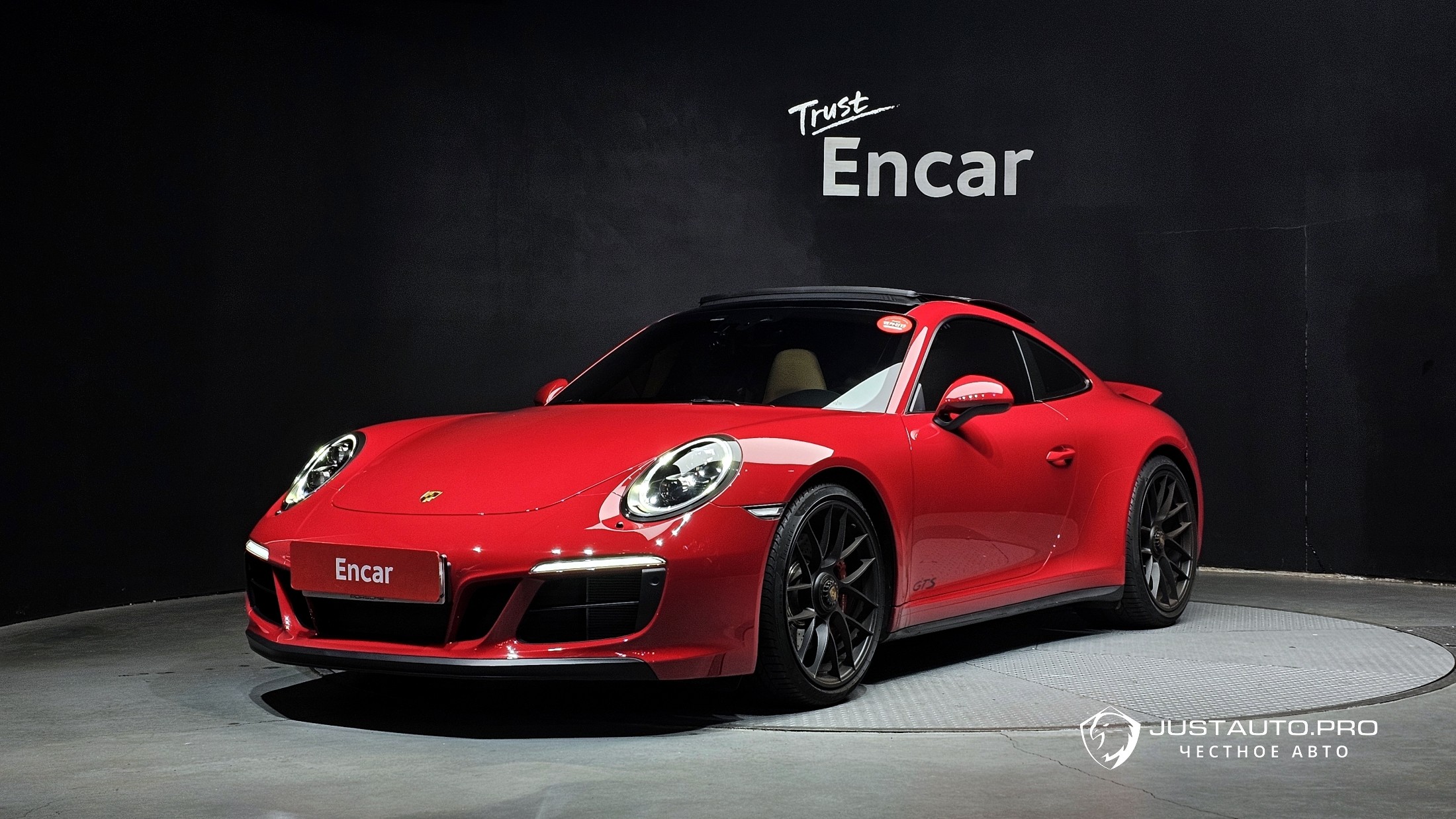 Автомобиль Porsche 911