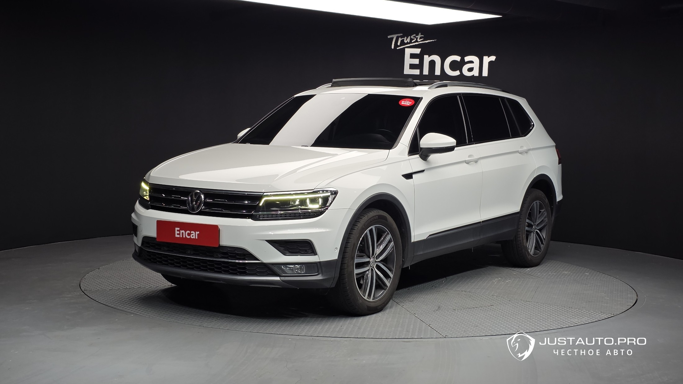 Автомобиль Volkswagen Tiguan