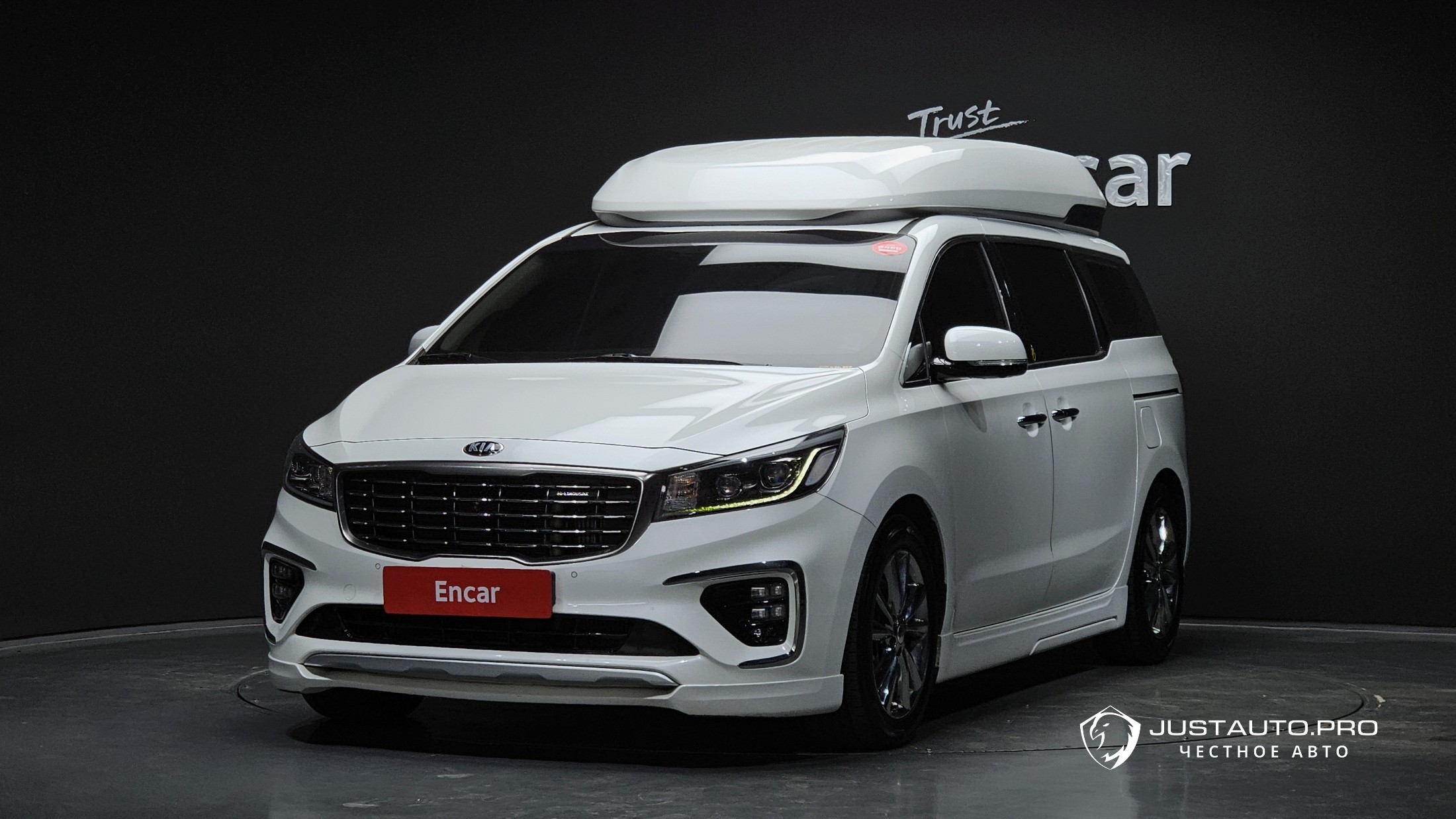 Автомобиль Kia Canival