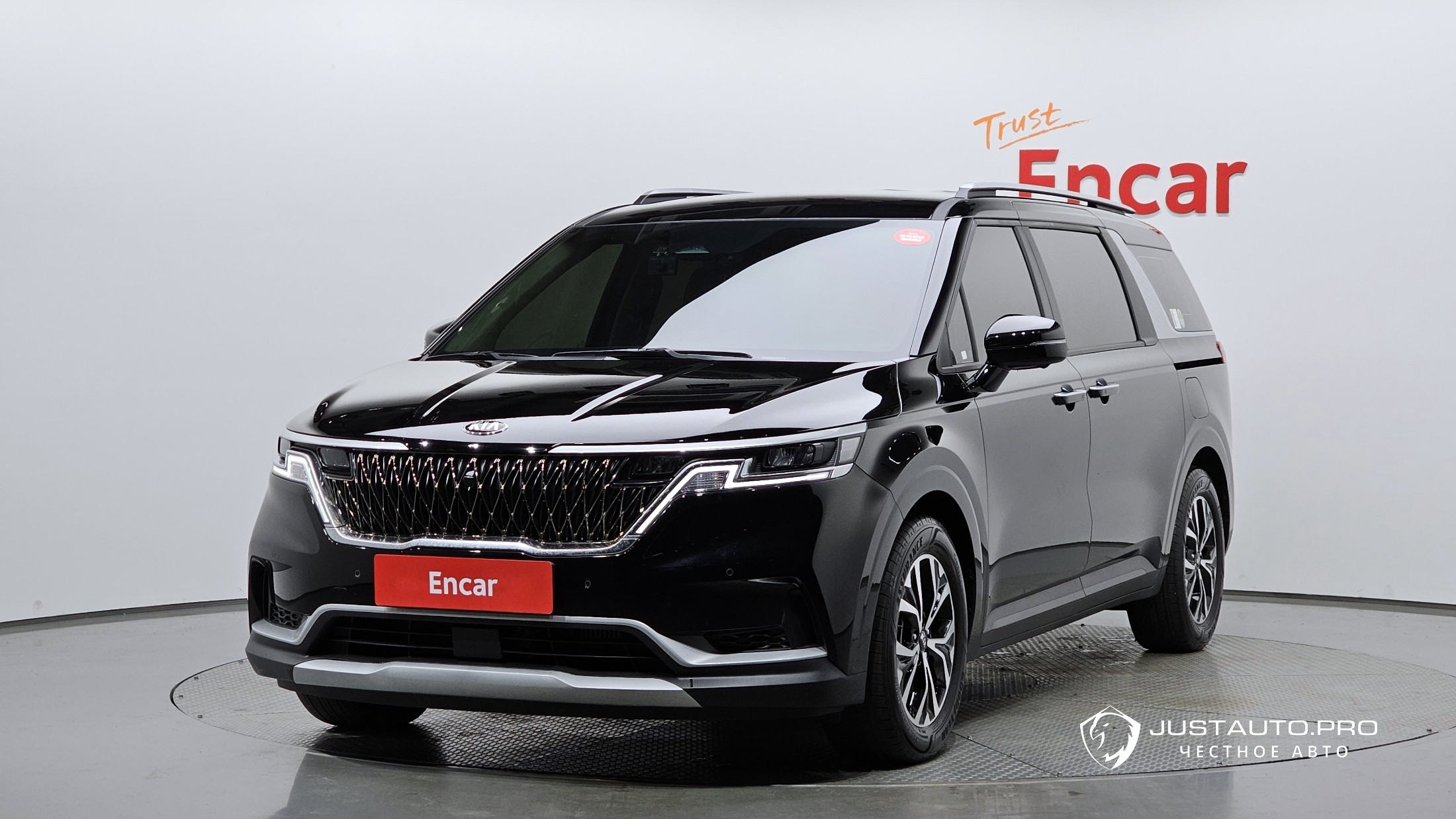 Автомобиль Kia Canival