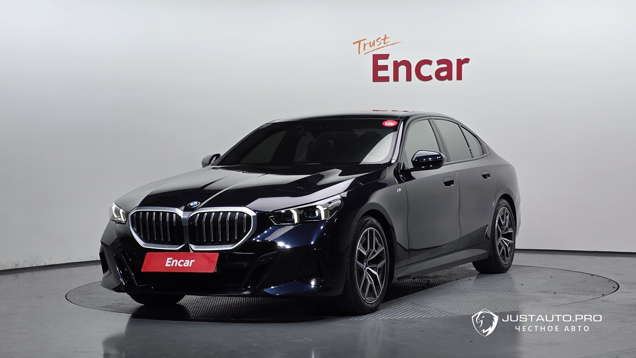 Автомобиль BMW 5-Series