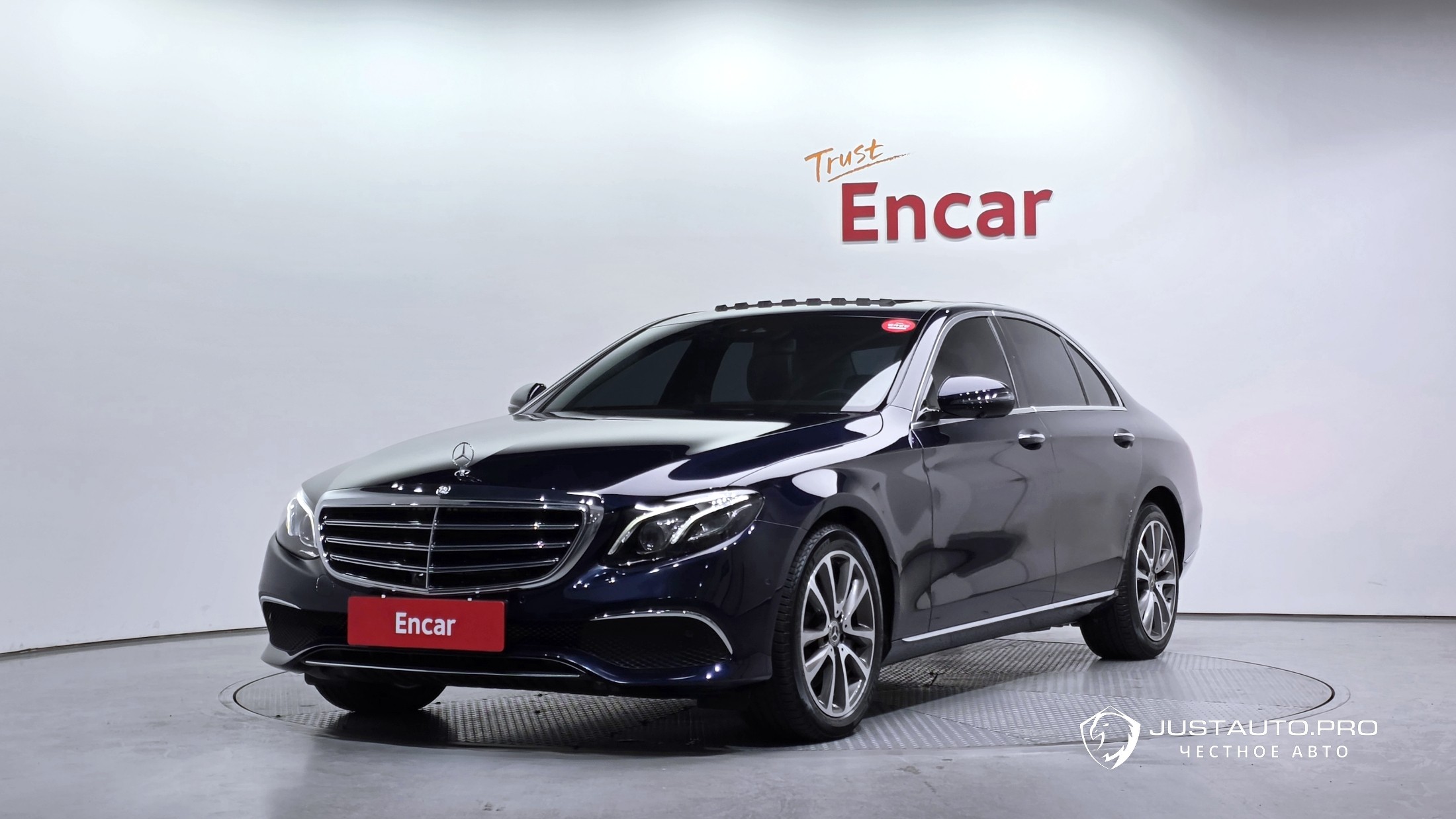 Автомобиль Mercedes-Benz E-Class