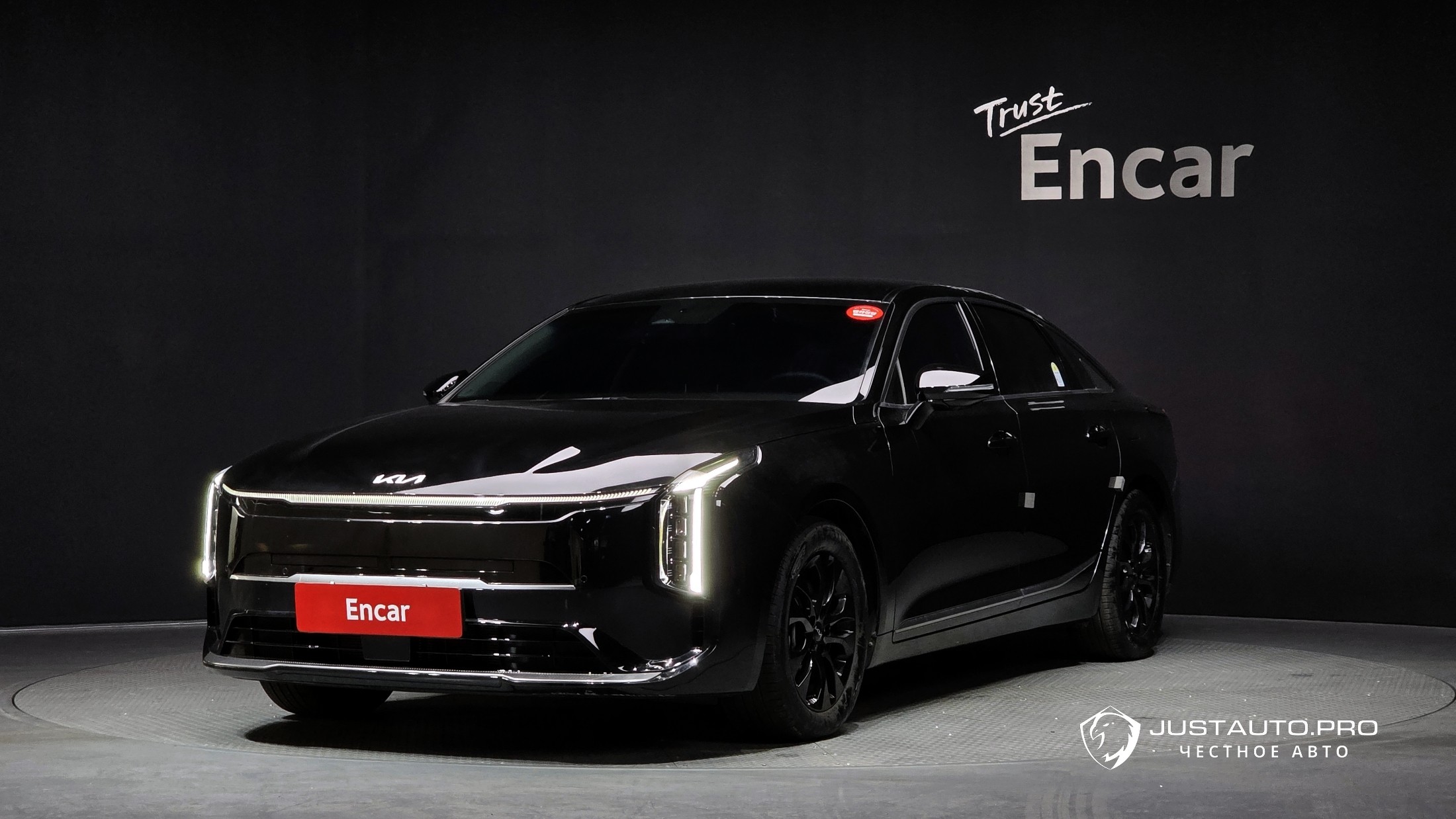 Автомобиль Kia K8