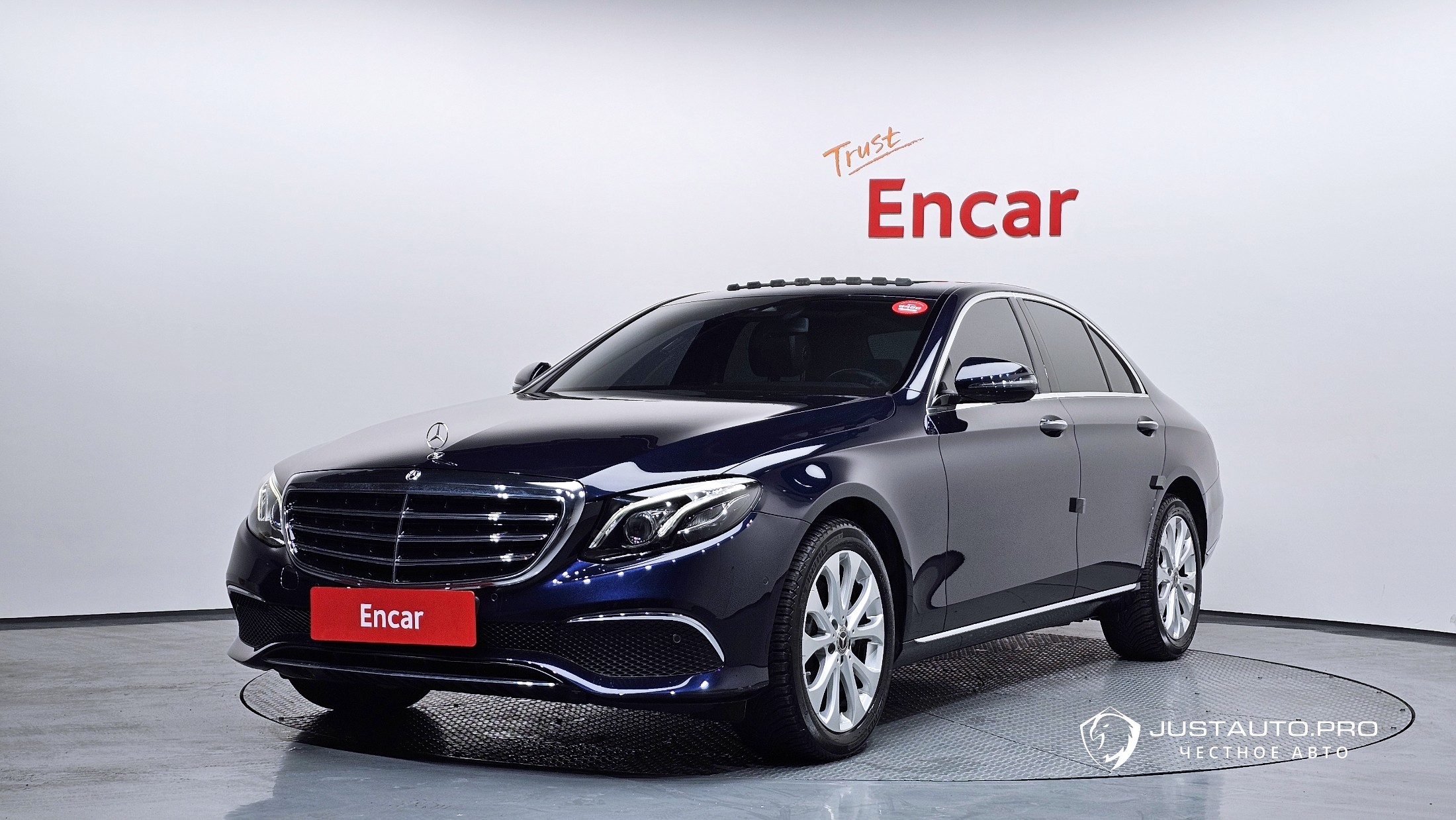 Автомобиль Mercedes-Benz E-Class