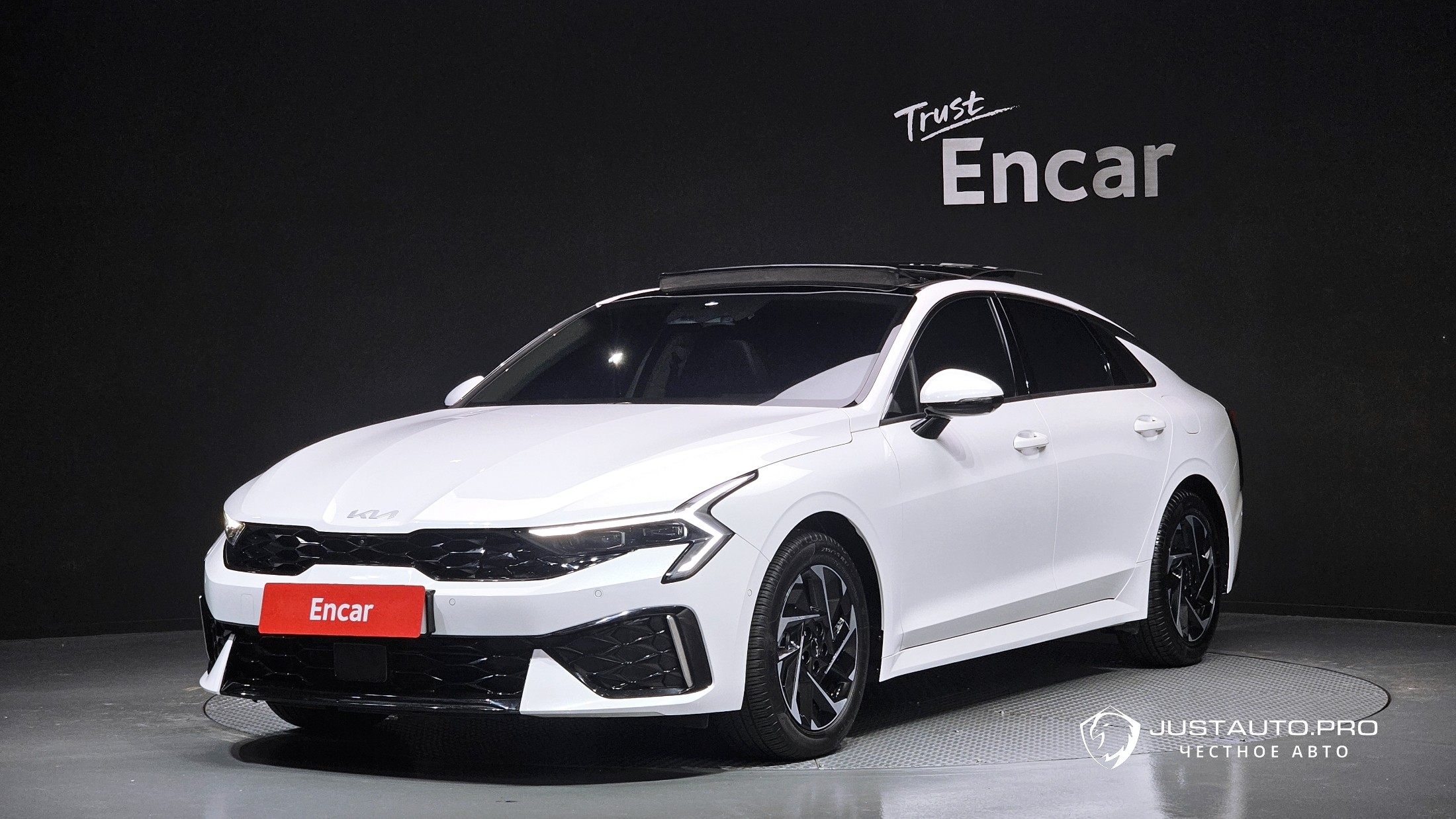 Автомобиль Kia K5